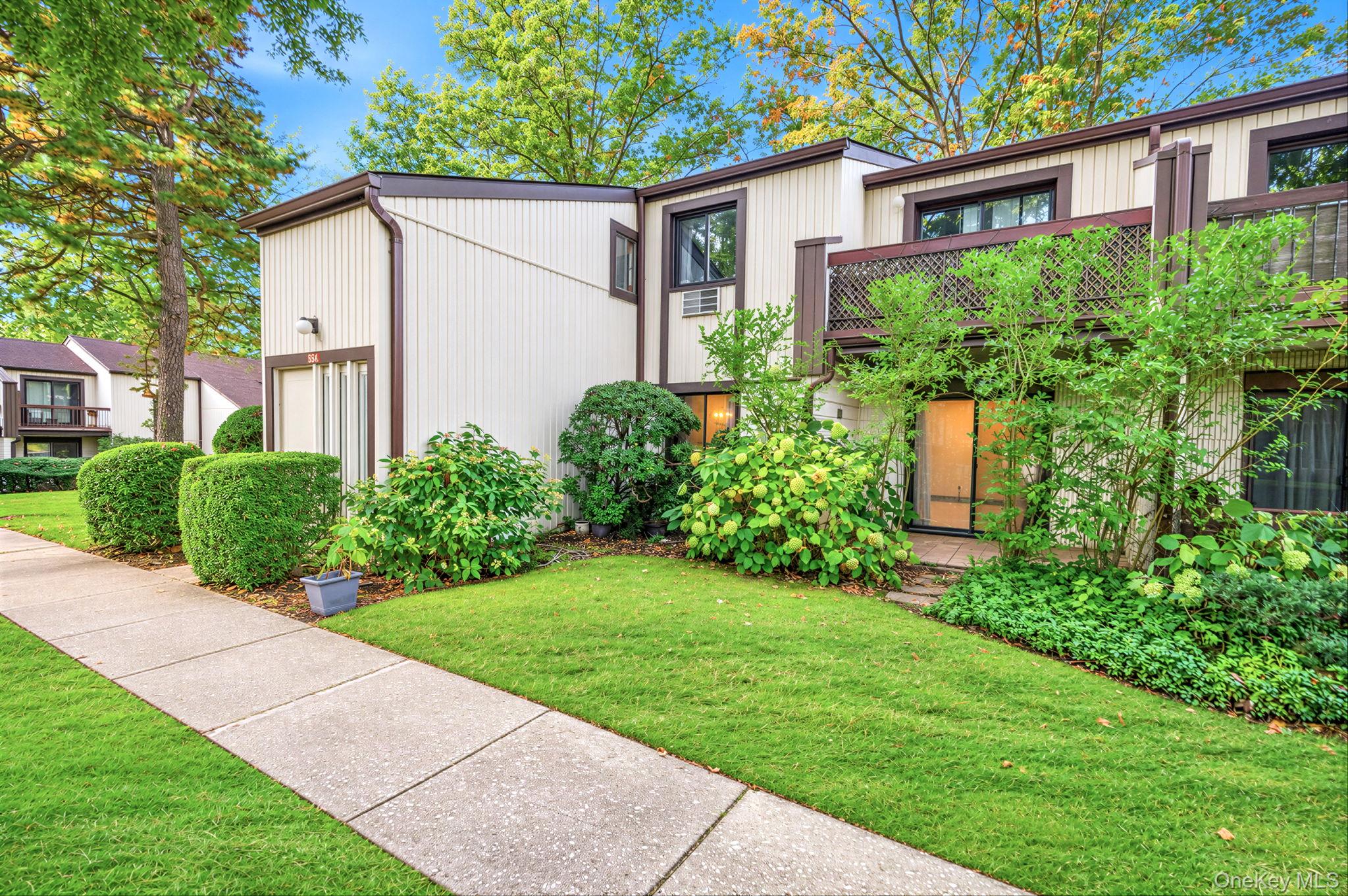 65 Richmond Boulevard, Unit 2A photo 2