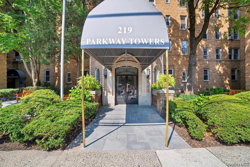 219 Bronx River Road, Unit 5A
