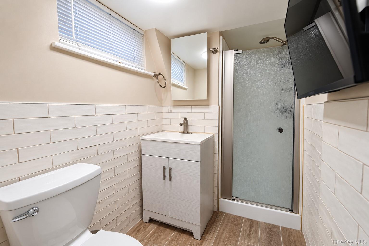 11569 Farmers Boulevard – For Sale photo 18