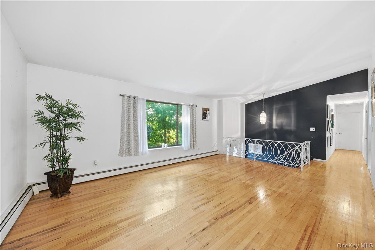 101 Pomander Drive – For Sale photo 3