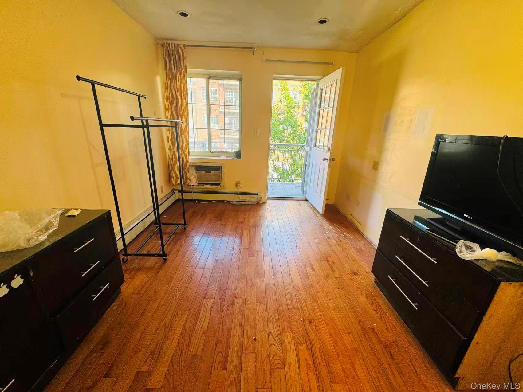 3506 Leavitt Street, Unit 4H photo 3