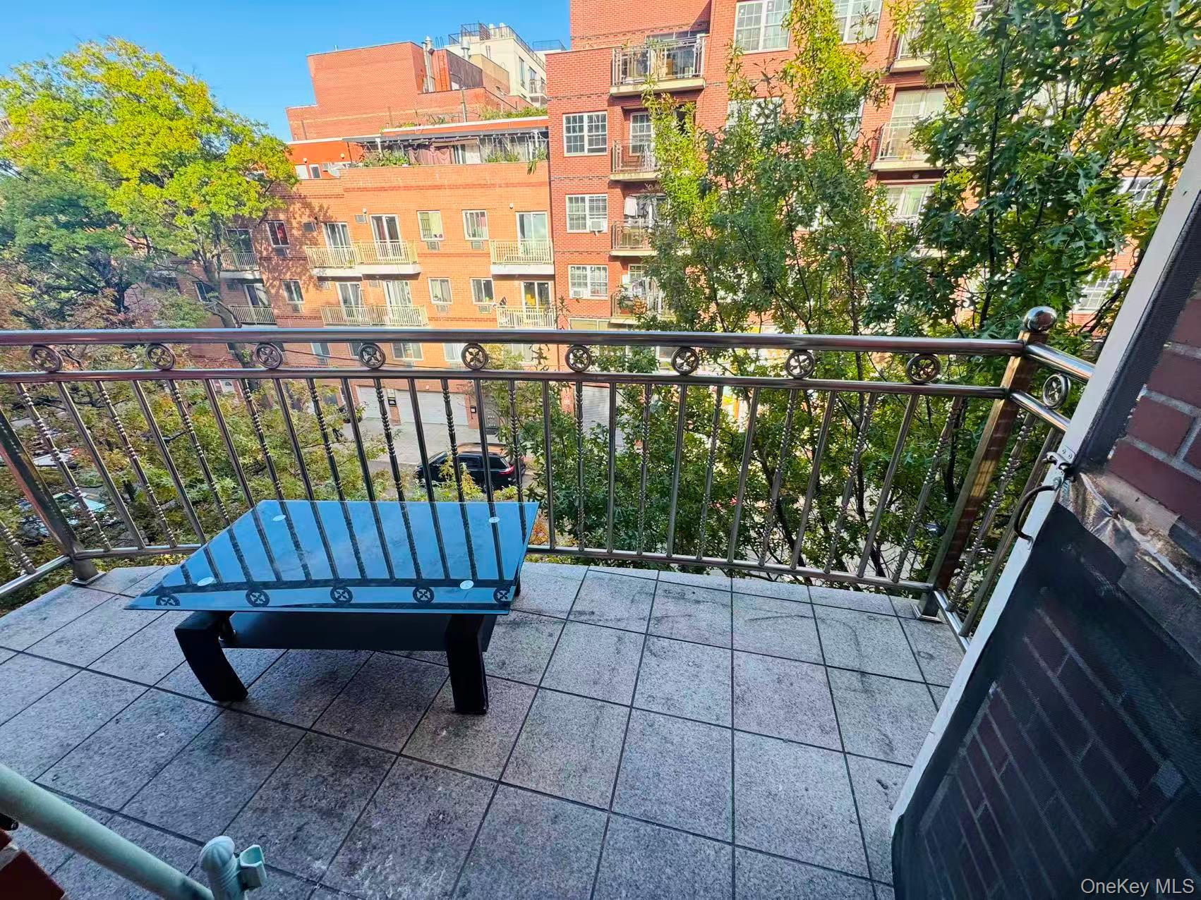 3506 Leavitt Street, Unit 4H photo 6