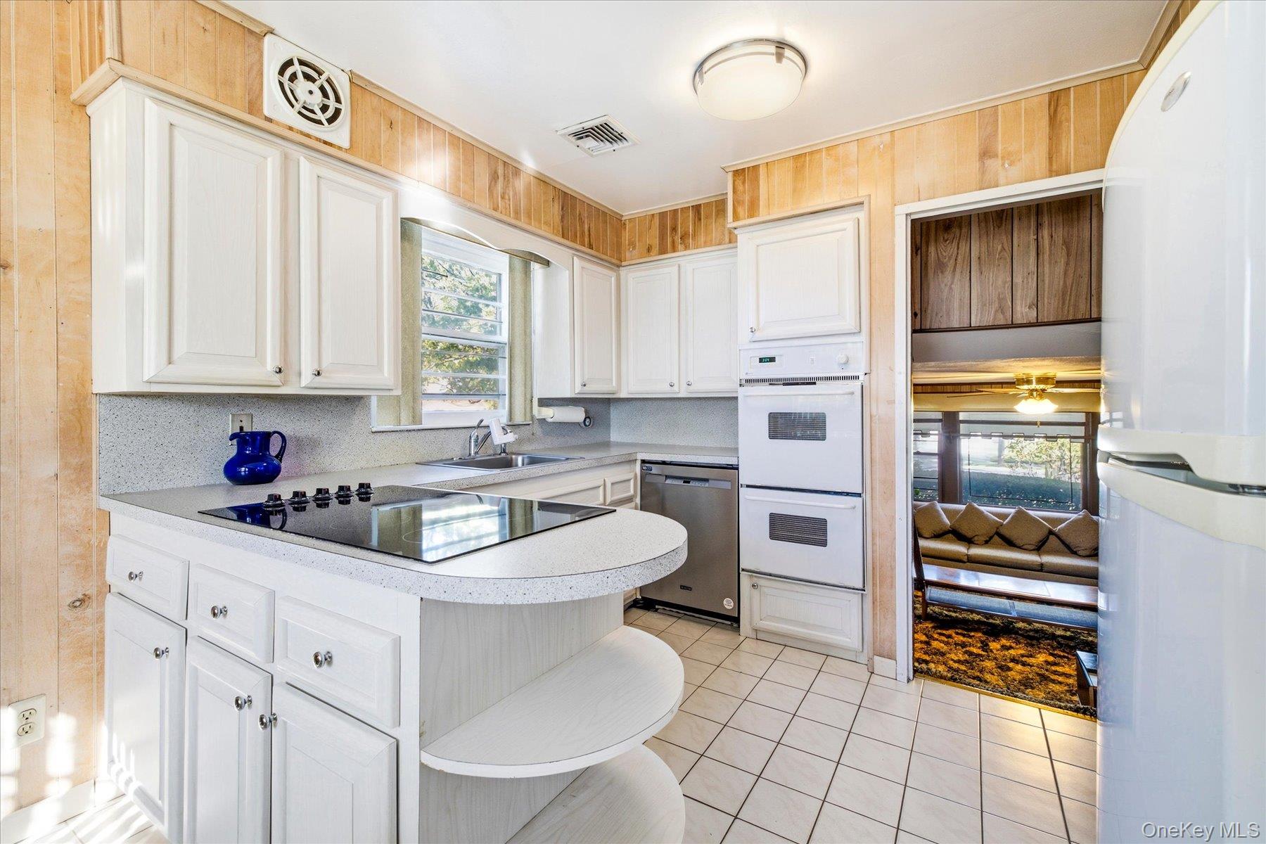2498 Kayron Lane – For Sale photo 10