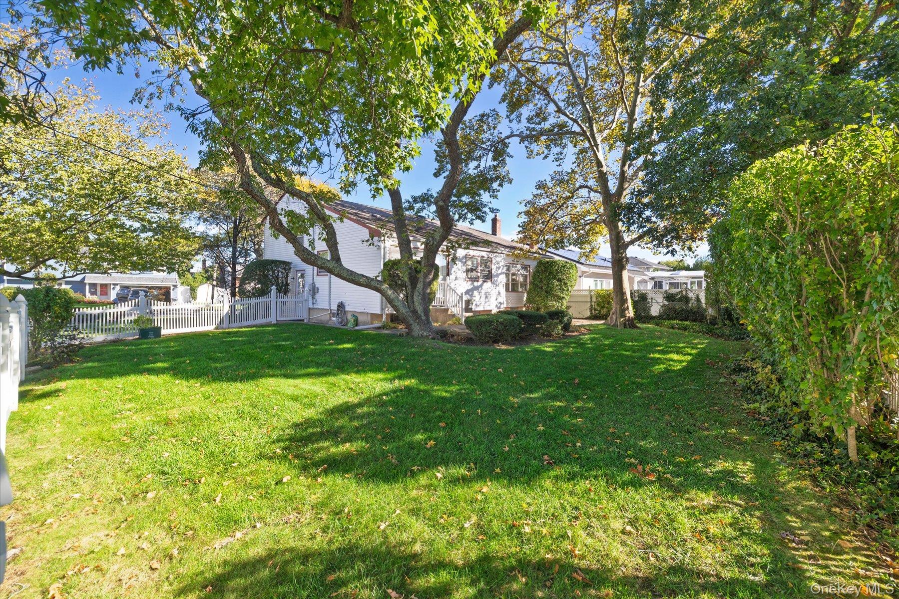 2498 Kayron Lane – For Sale photo 31