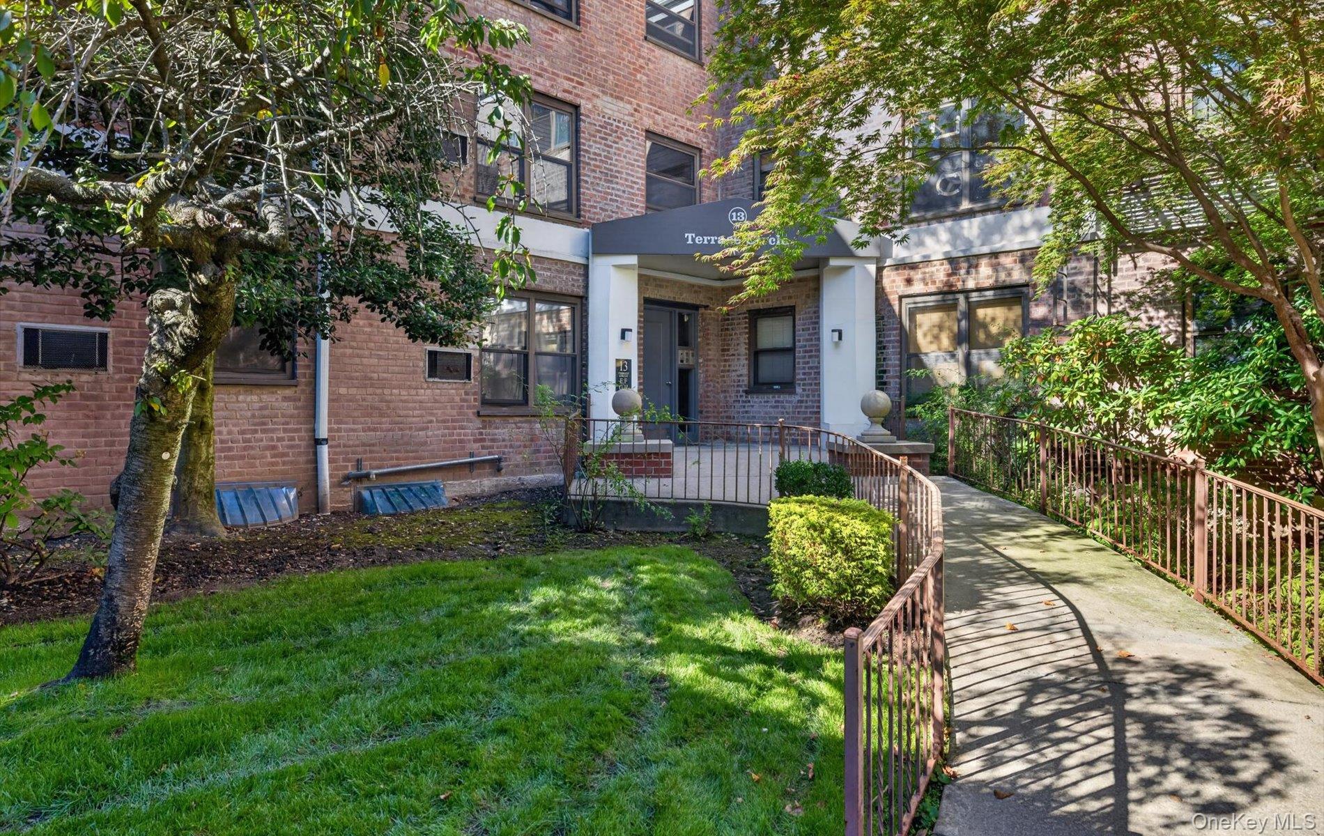 13 Terrace Circle, Unit 1-F photo 5