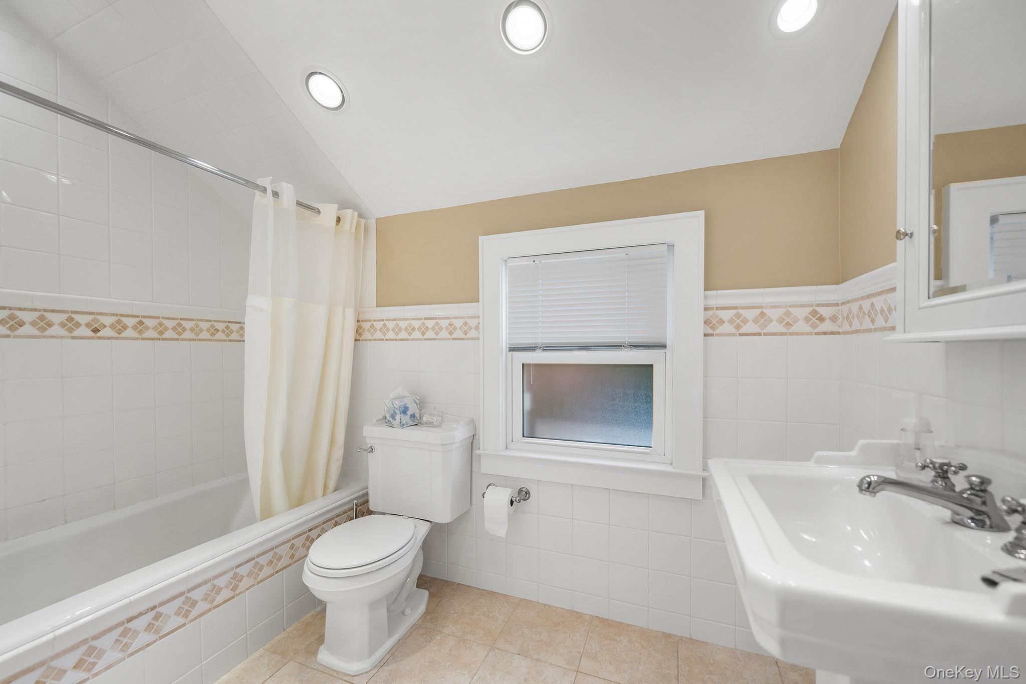 162 Bentley Street – For Sale photo 14