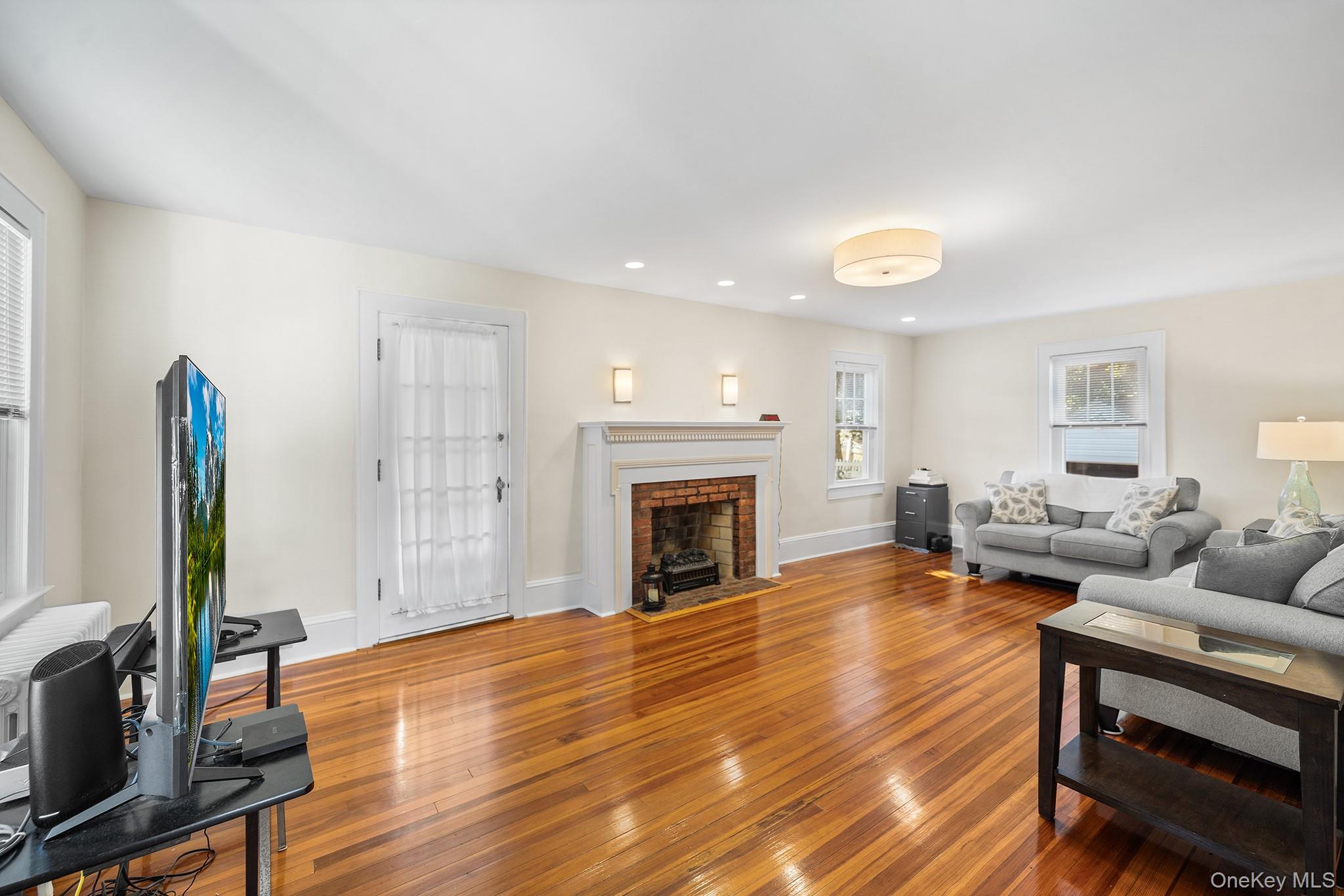162 Bentley Street – For Sale photo 4