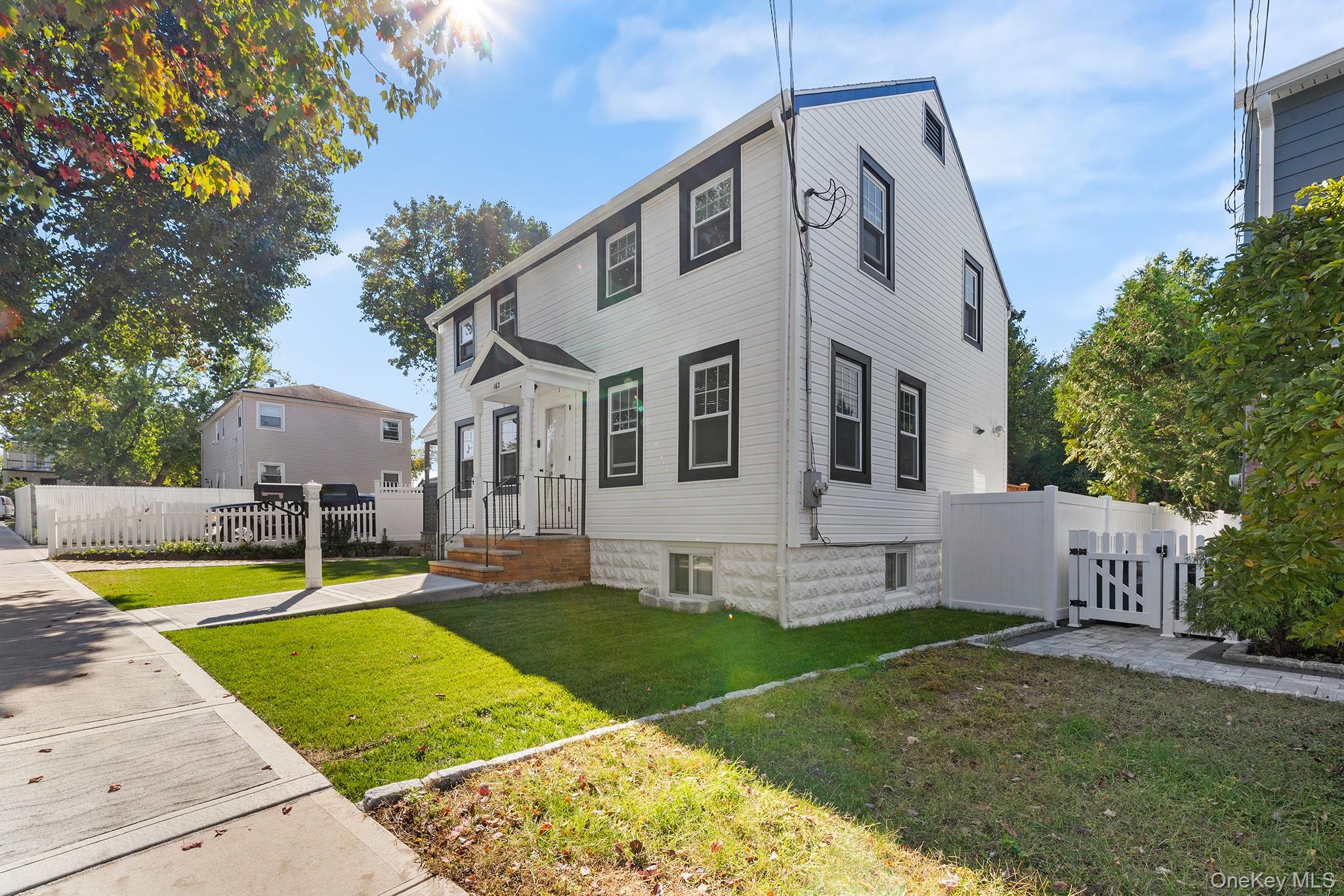 162 Bentley Street – For Sale photo 3