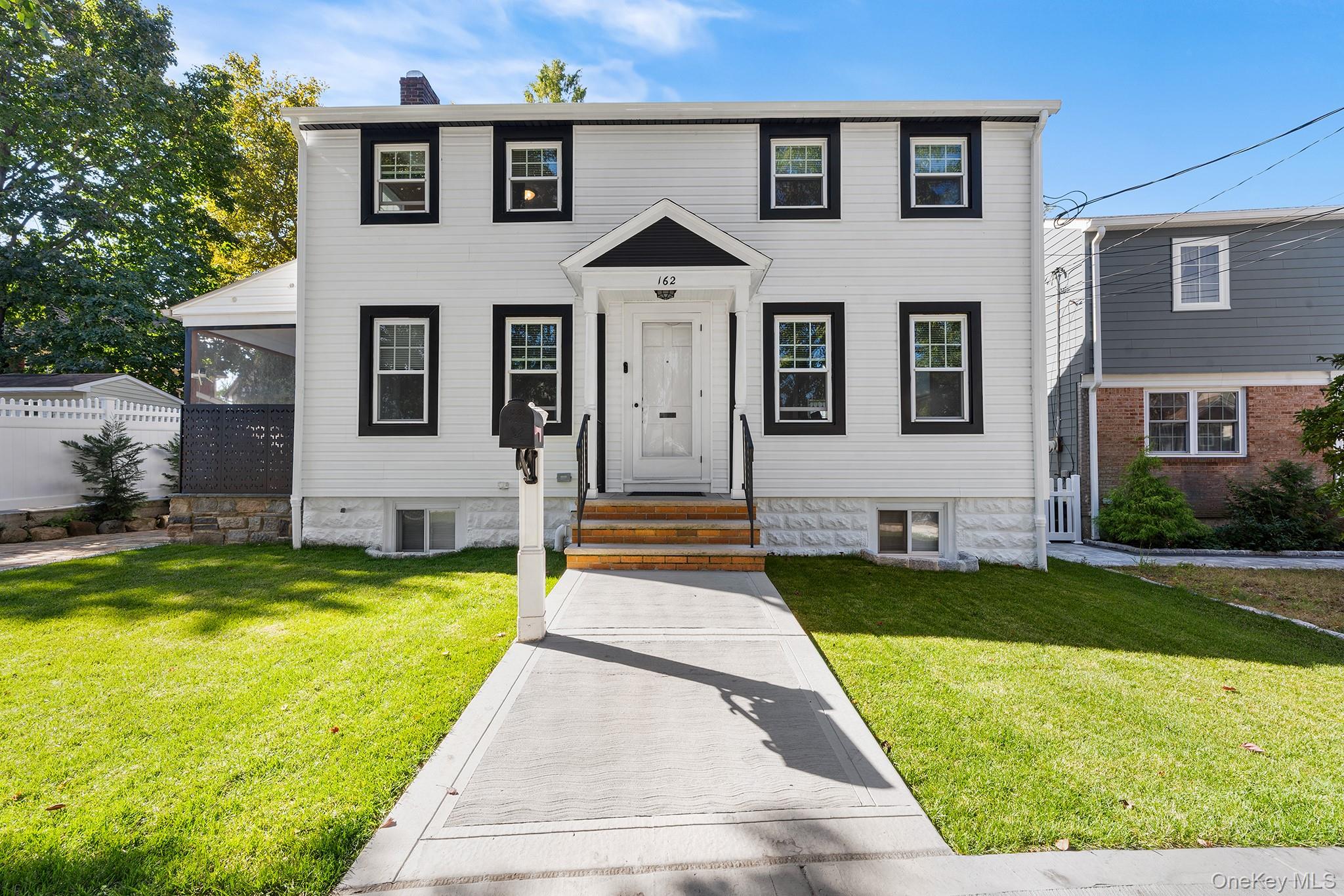 162 Bentley Street – For Sale
