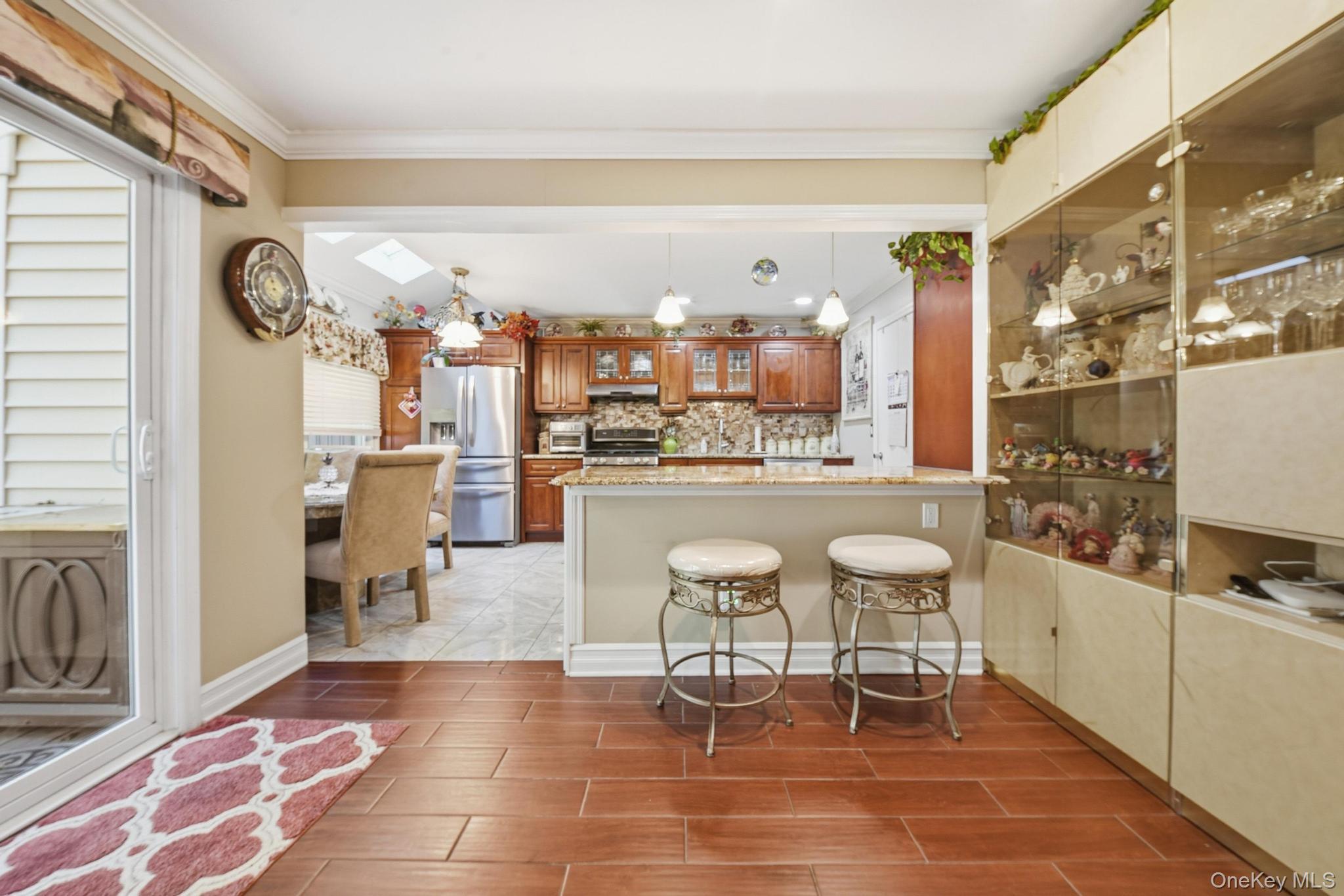 527 Race Place – For Sale photo 5