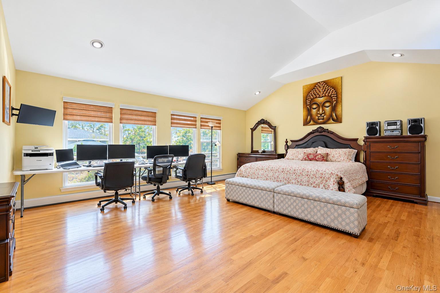 310 Willis Avenue – For Rent photo 17