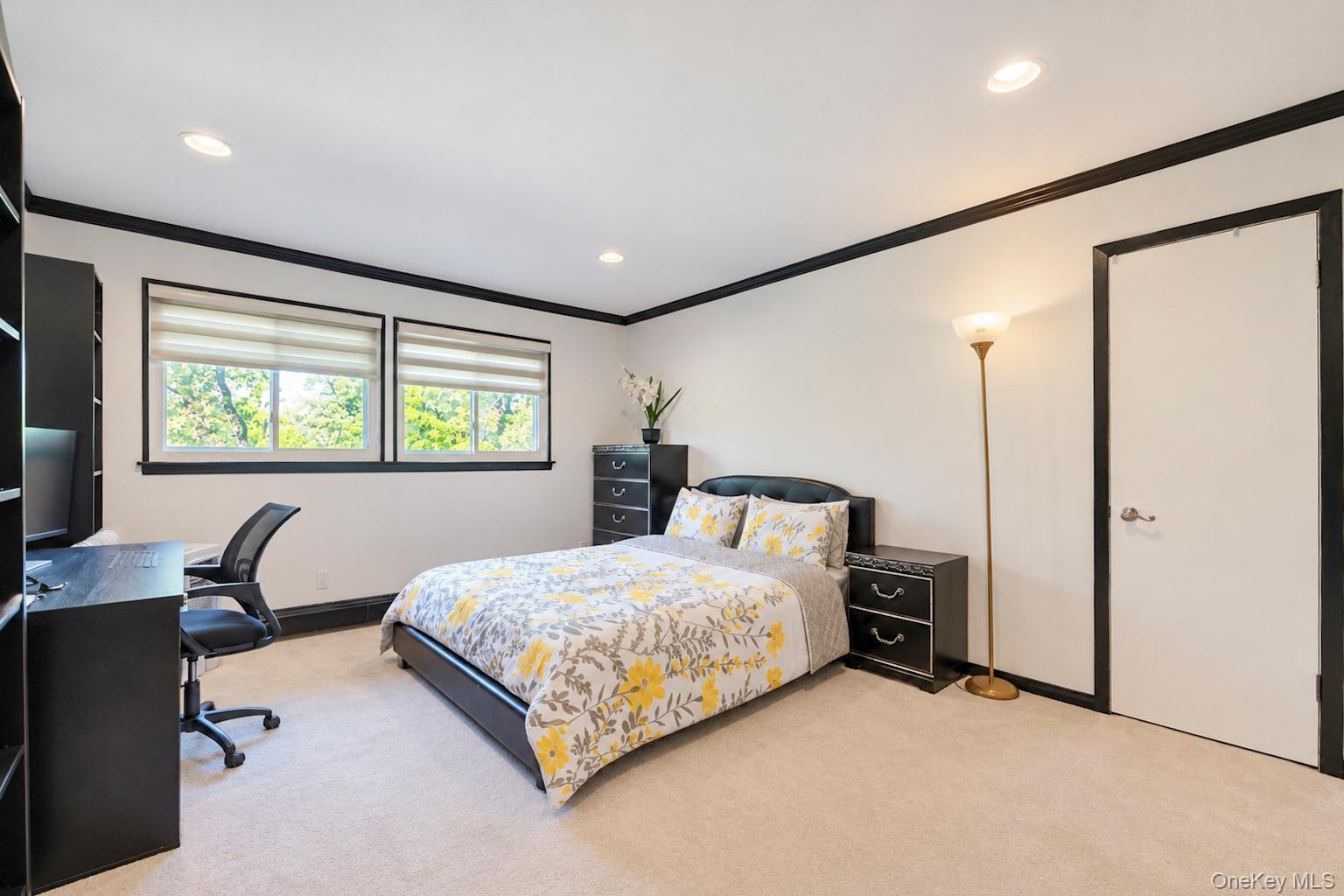 310 Willis Avenue – For Rent photo 22