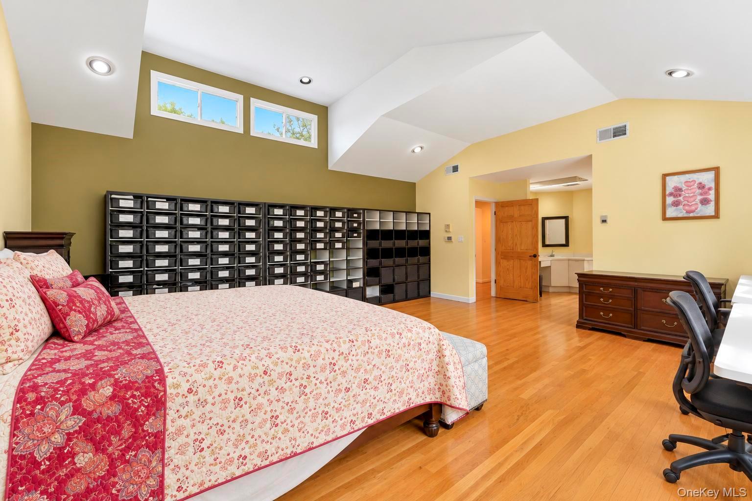 310 Willis Avenue – For Rent photo 19