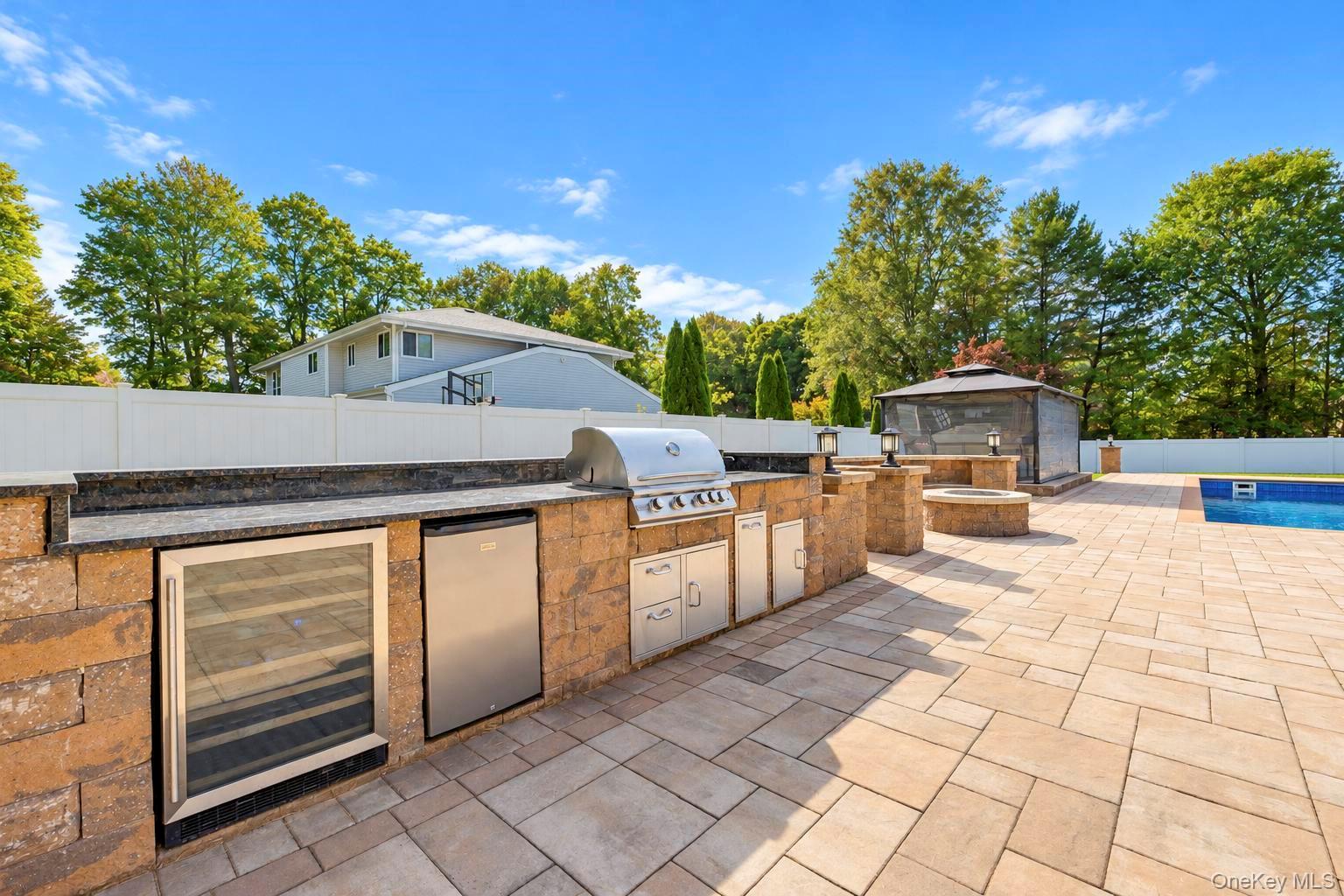 310 Willis Avenue – For Rent photo 45