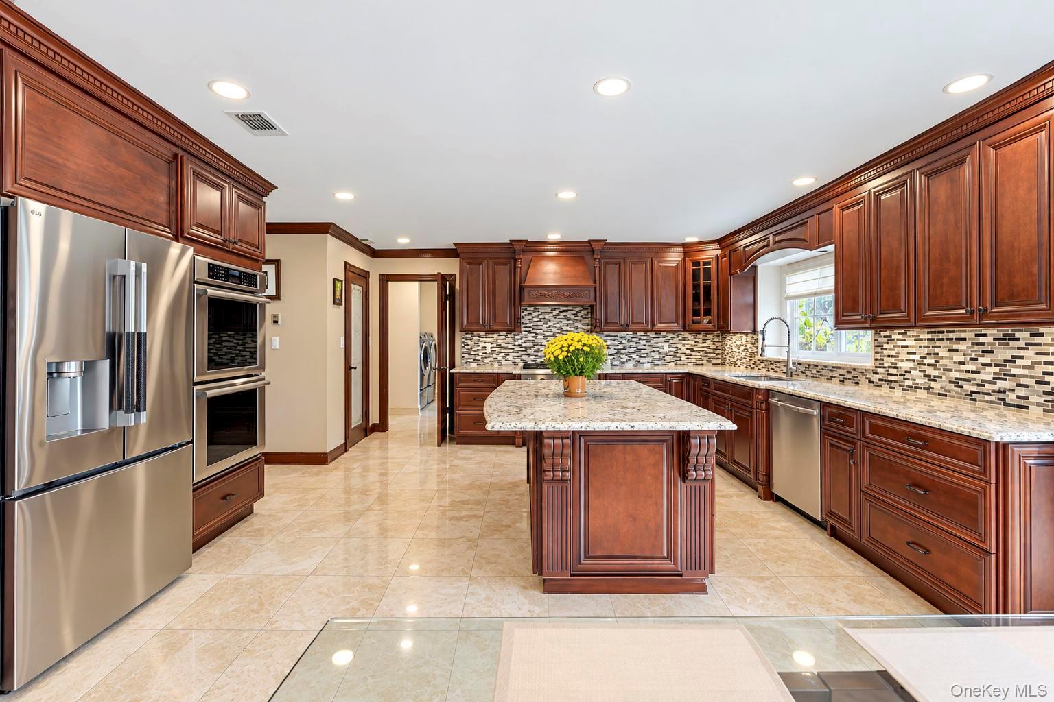 310 Willis Avenue – For Rent photo 3