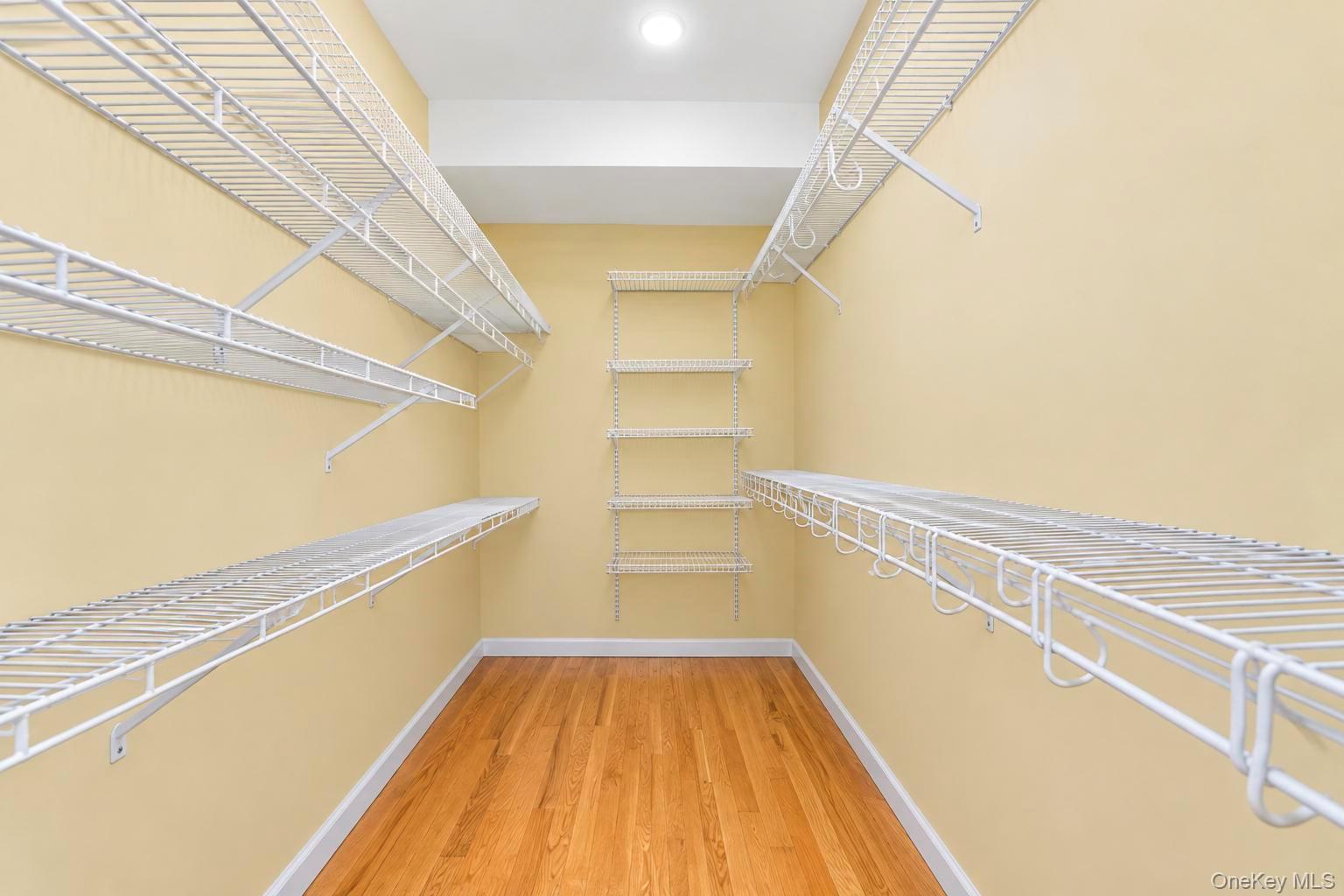 310 Willis Avenue – For Rent photo 20