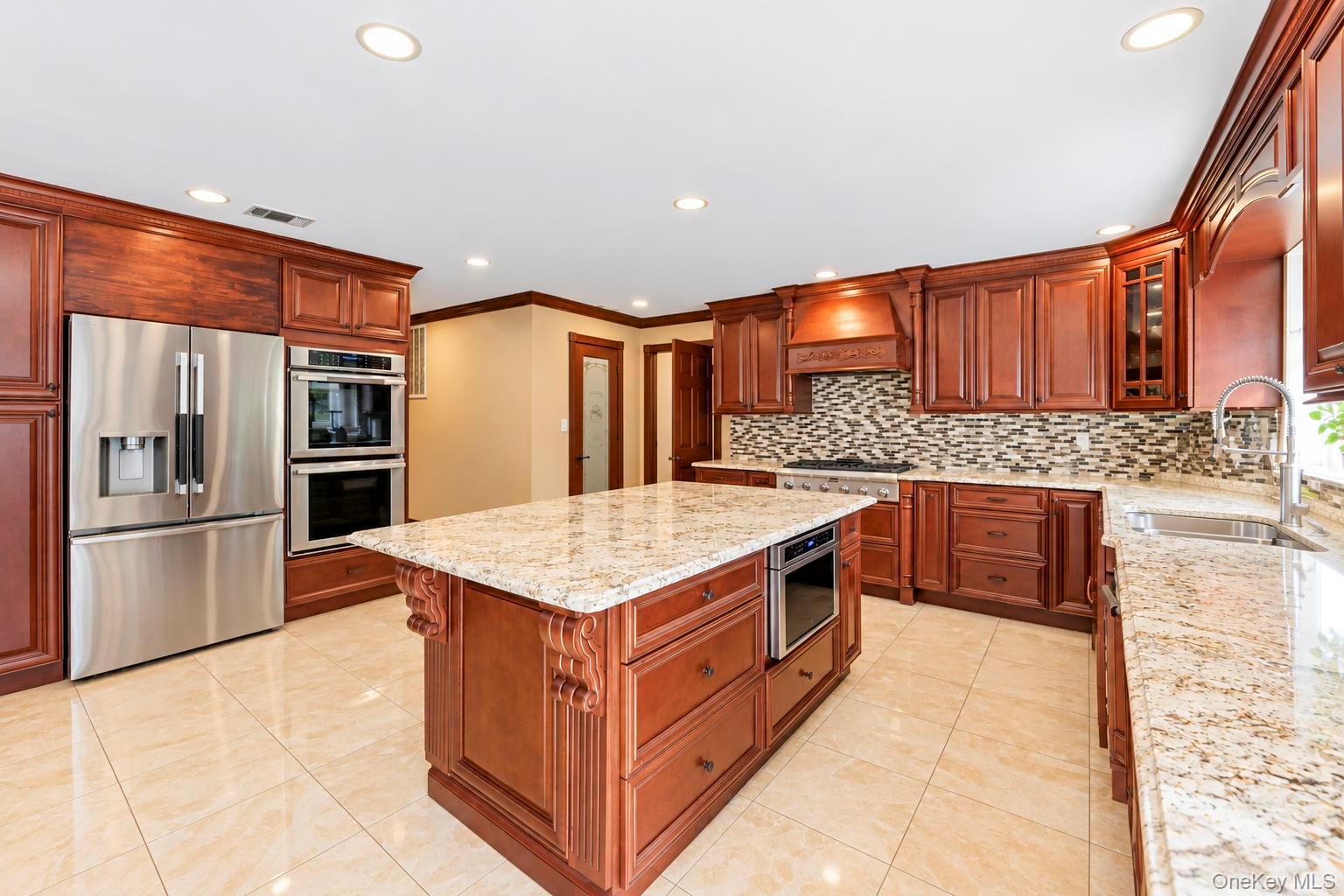 310 Willis Avenue – For Rent photo 4