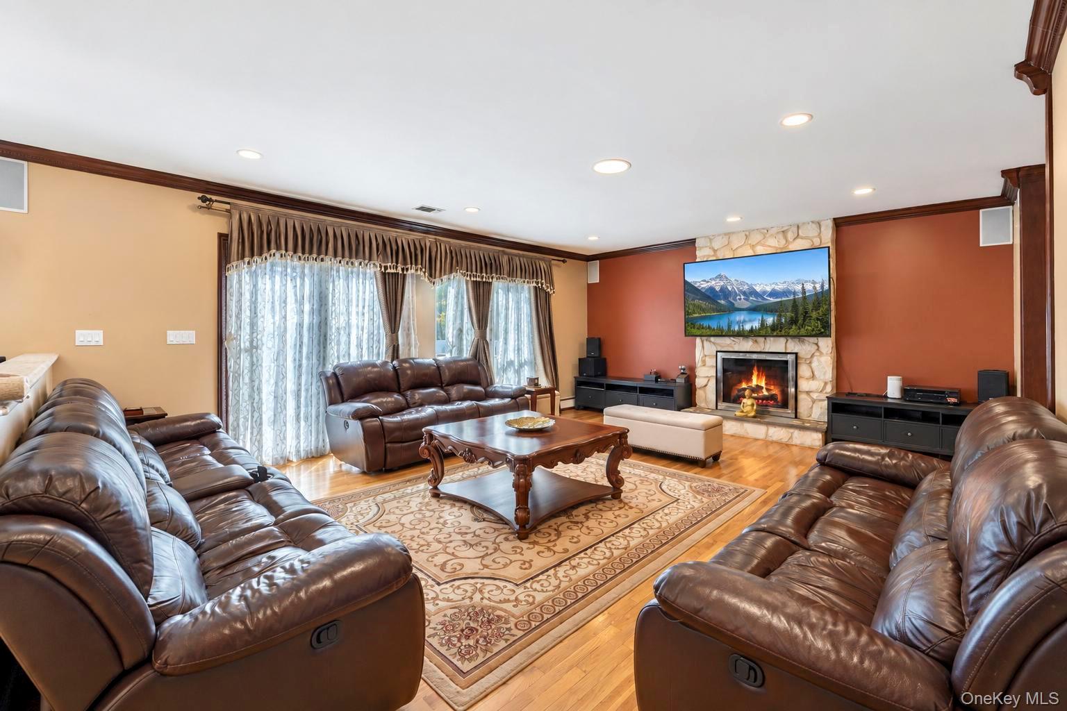 310 Willis Avenue – For Rent photo 12