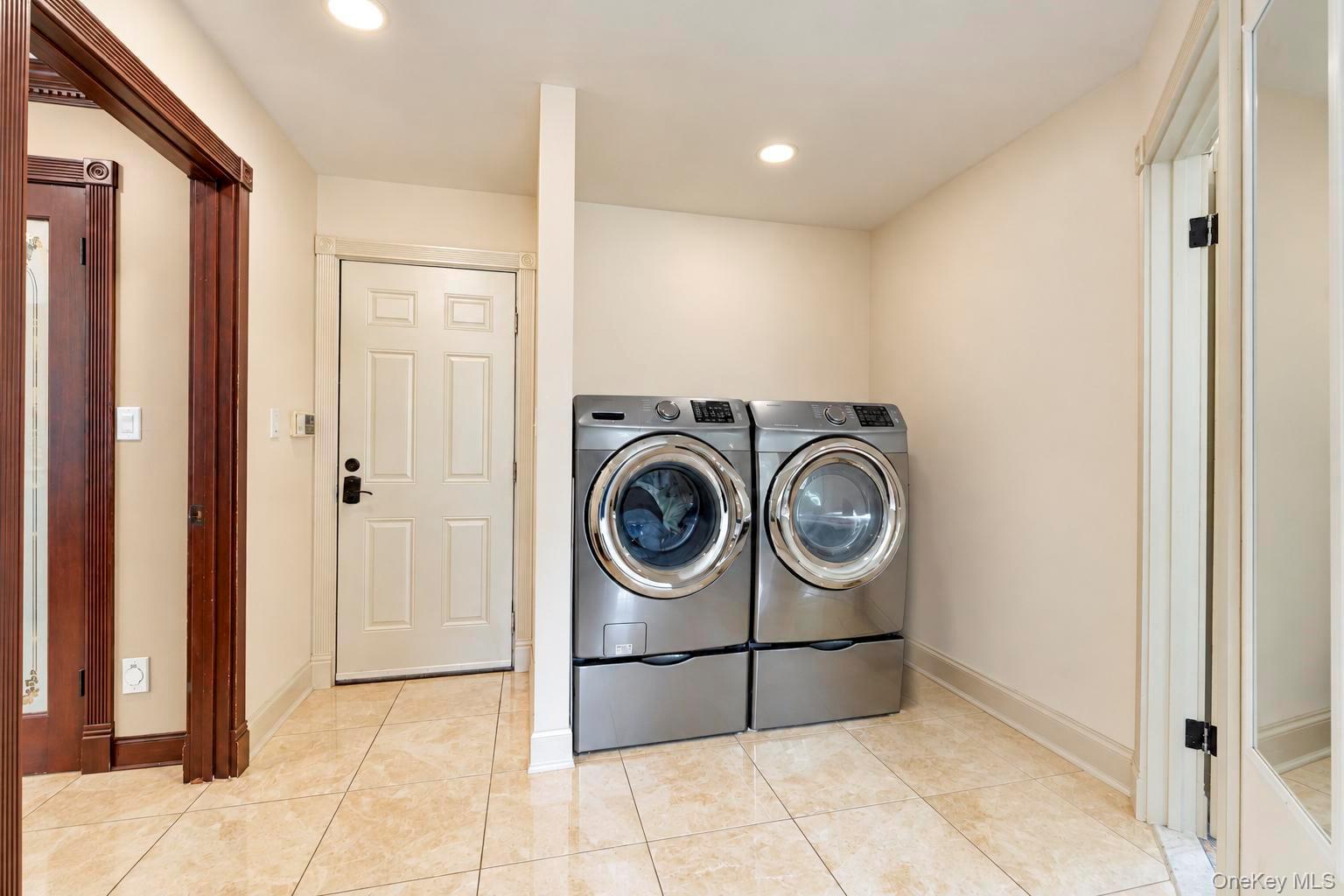 310 Willis Avenue – For Rent photo 31