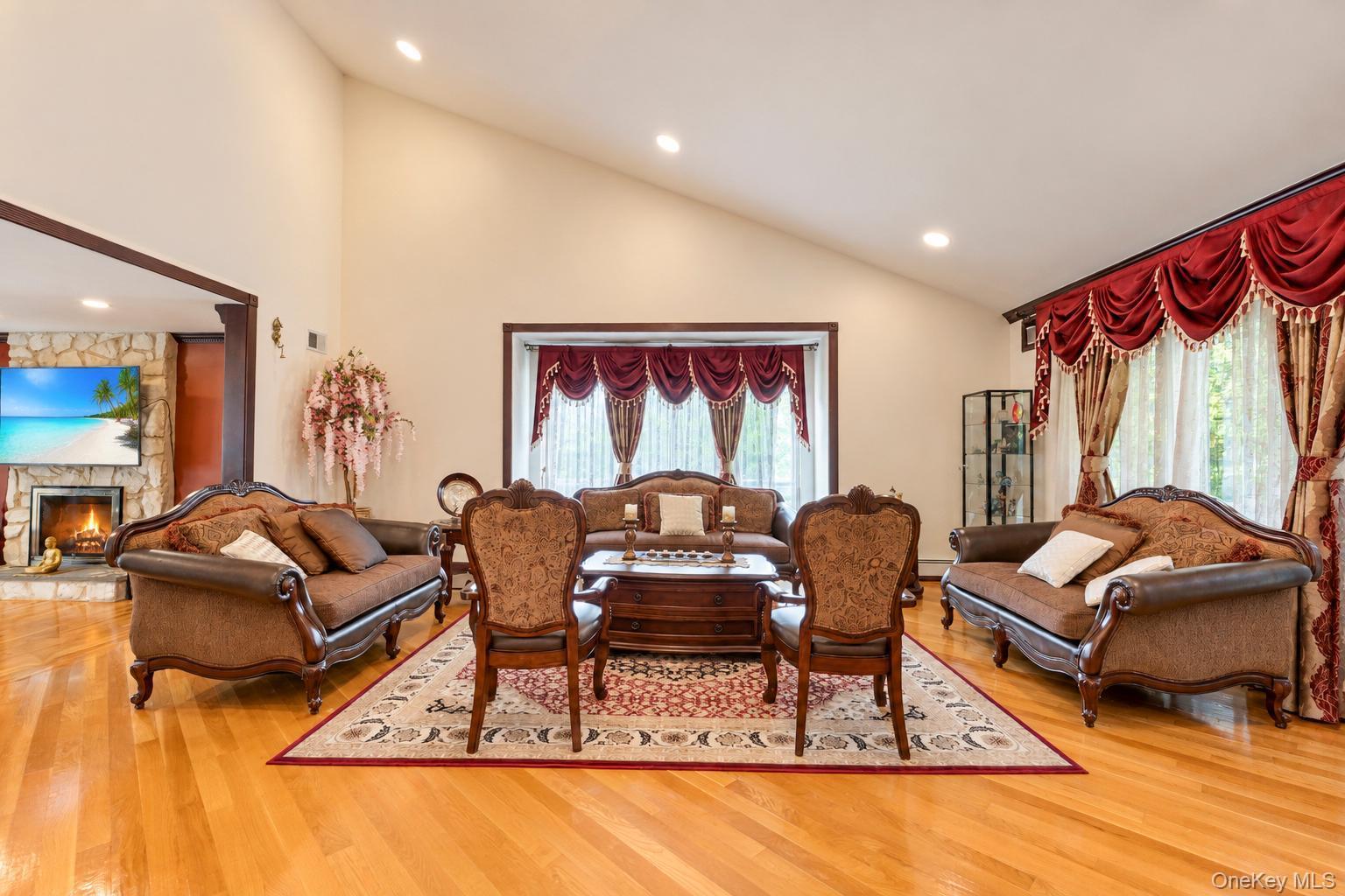 310 Willis Avenue – For Rent photo 8