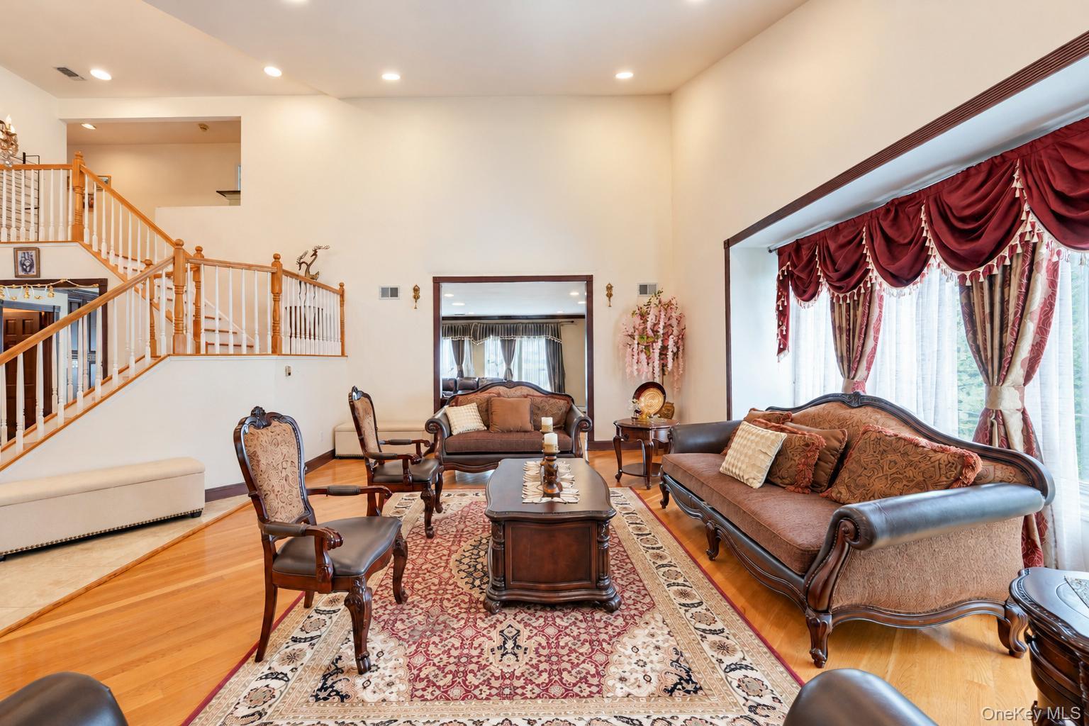 310 Willis Avenue – For Rent photo 11