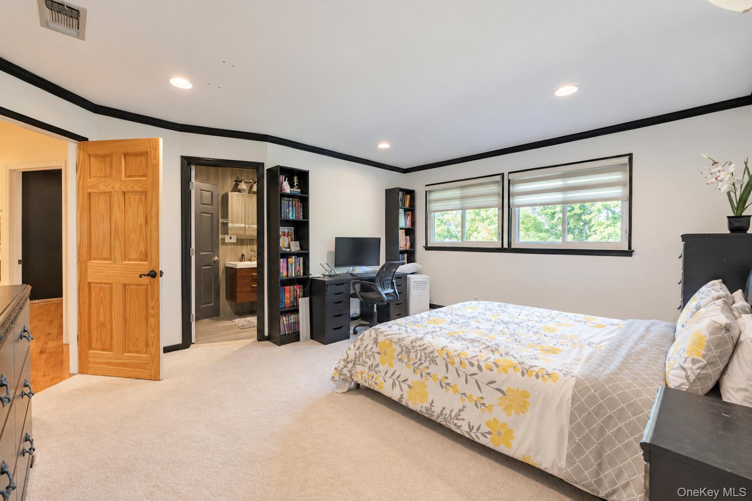 310 Willis Avenue – For Rent photo 23