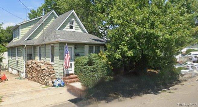 1366 Easr Street – For Sale