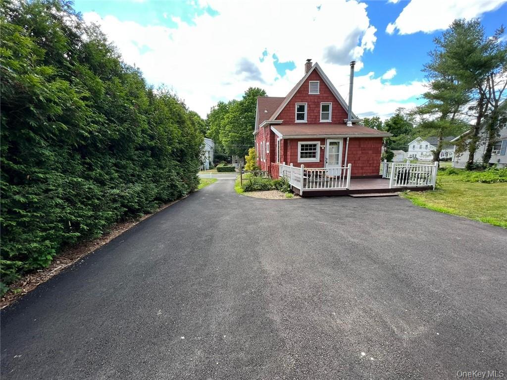 812 Tower Avenue – For Sale photo 3
