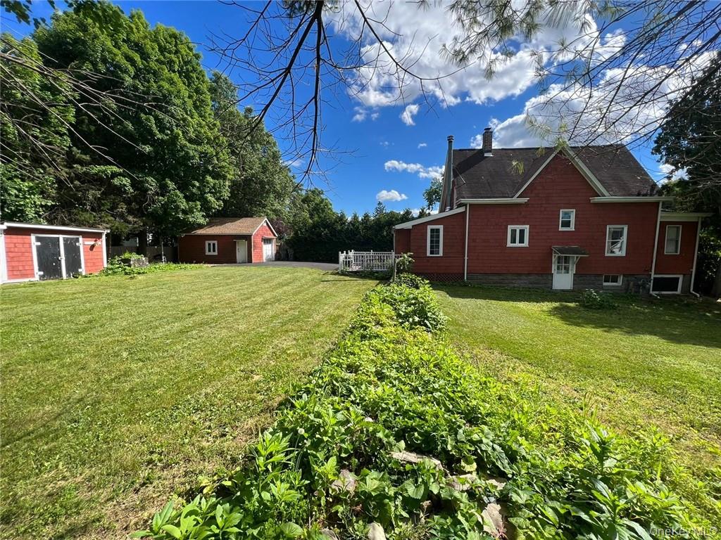 812 Tower Avenue – For Sale photo 2