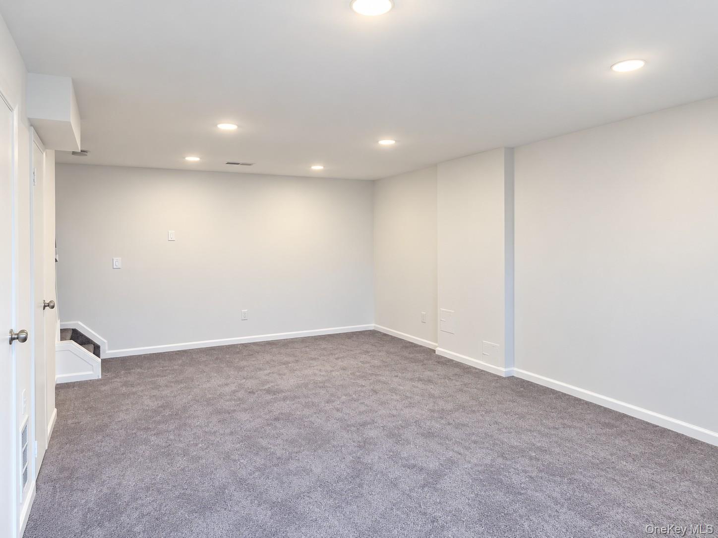 971 W Fingerboard Road, Unit 971 photo 18