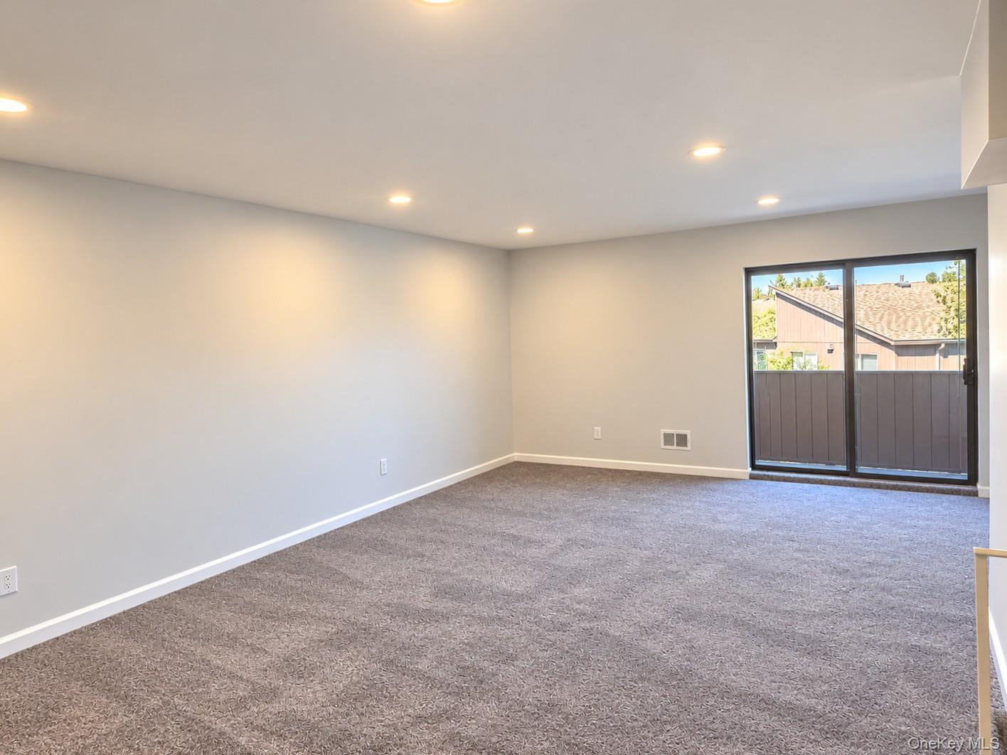971 W Fingerboard Road, Unit 971 photo 6