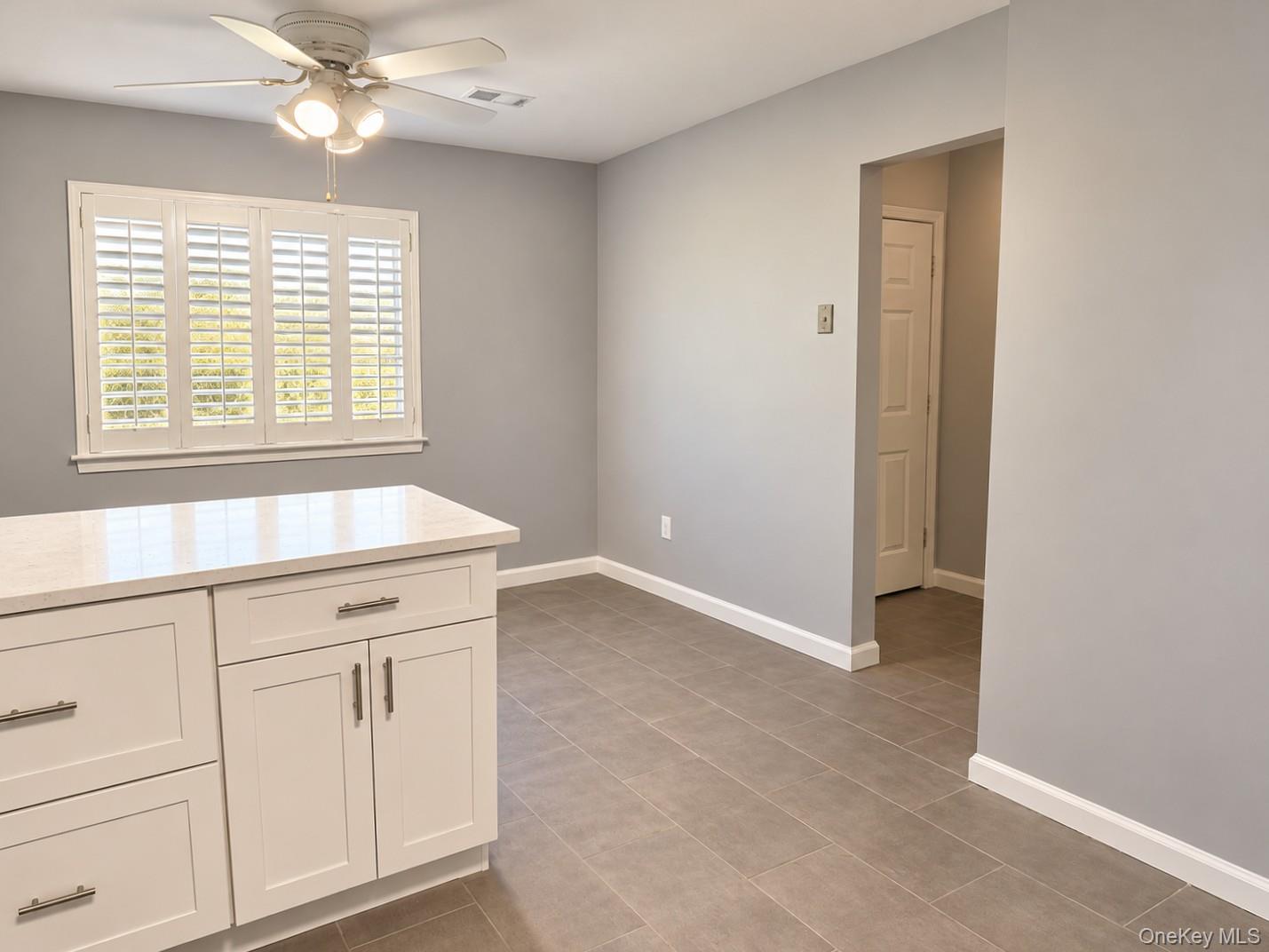 971 W Fingerboard Road, Unit 971 photo 4