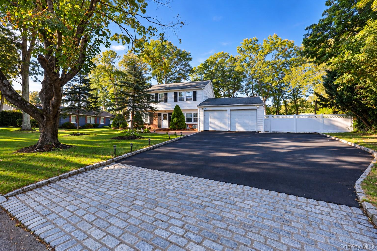 50 Bonnie Lane – For Sale photo 3