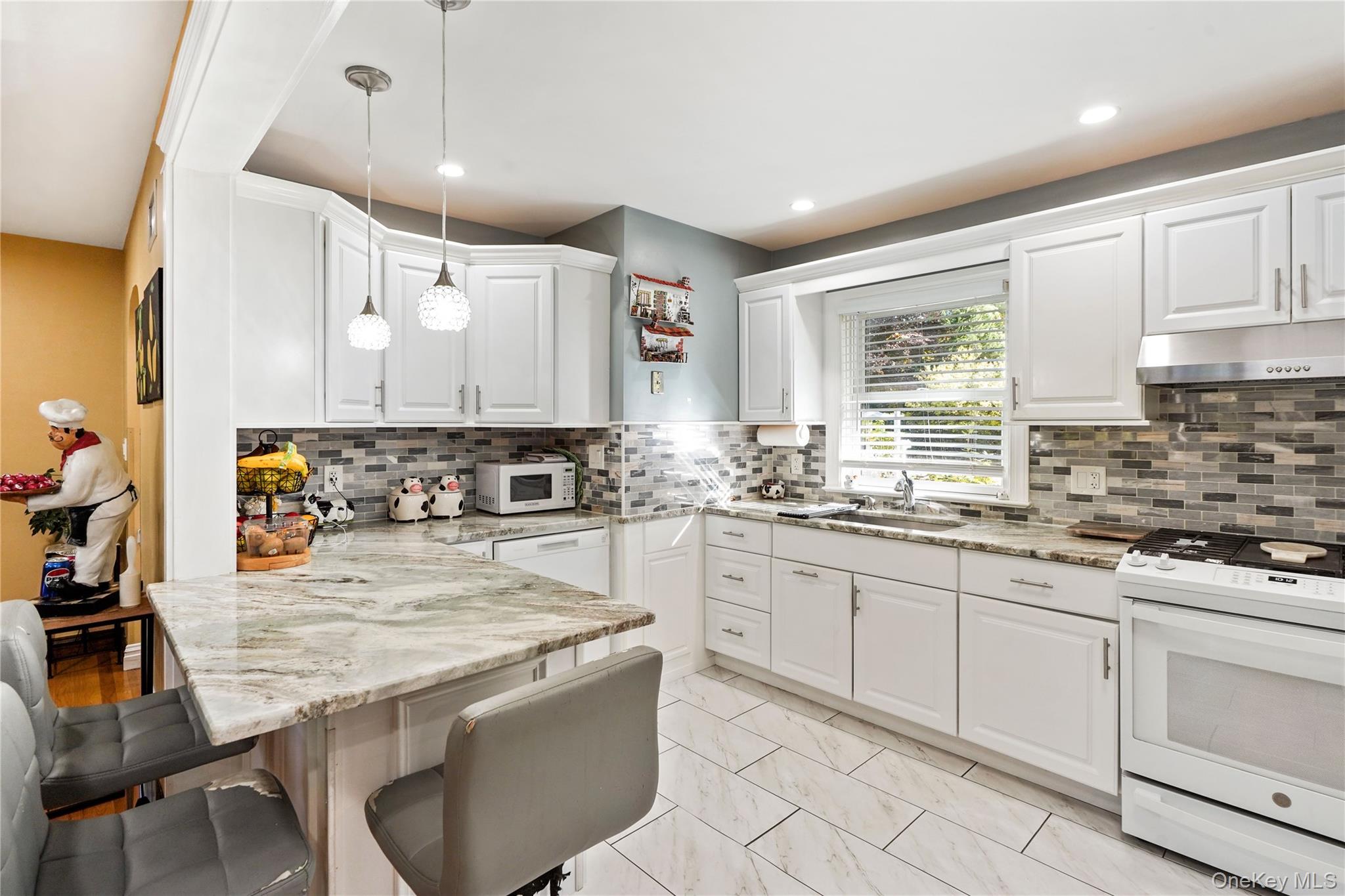 1 Van Alstine Avenue – For Sale photo 4