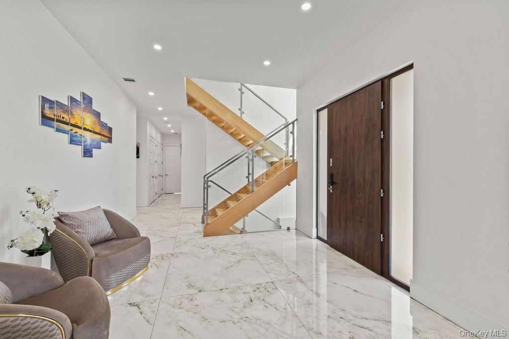 5 Blue Bird Road – For Sale photo 4