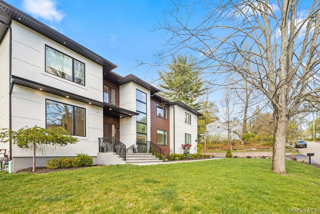 5 Blue Bird Road – For Sale photo 3