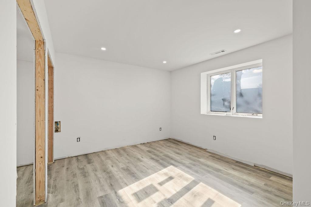 5 Blue Bird Road – For Sale photo 37