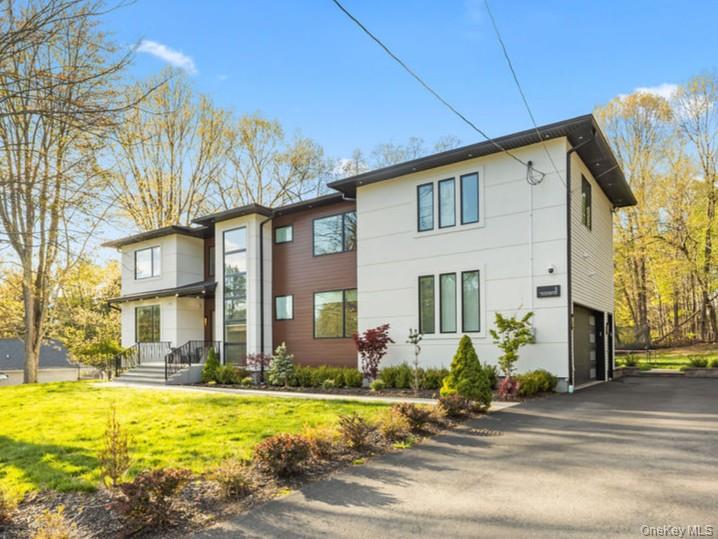 5 Blue Bird Road – For Sale photo 2