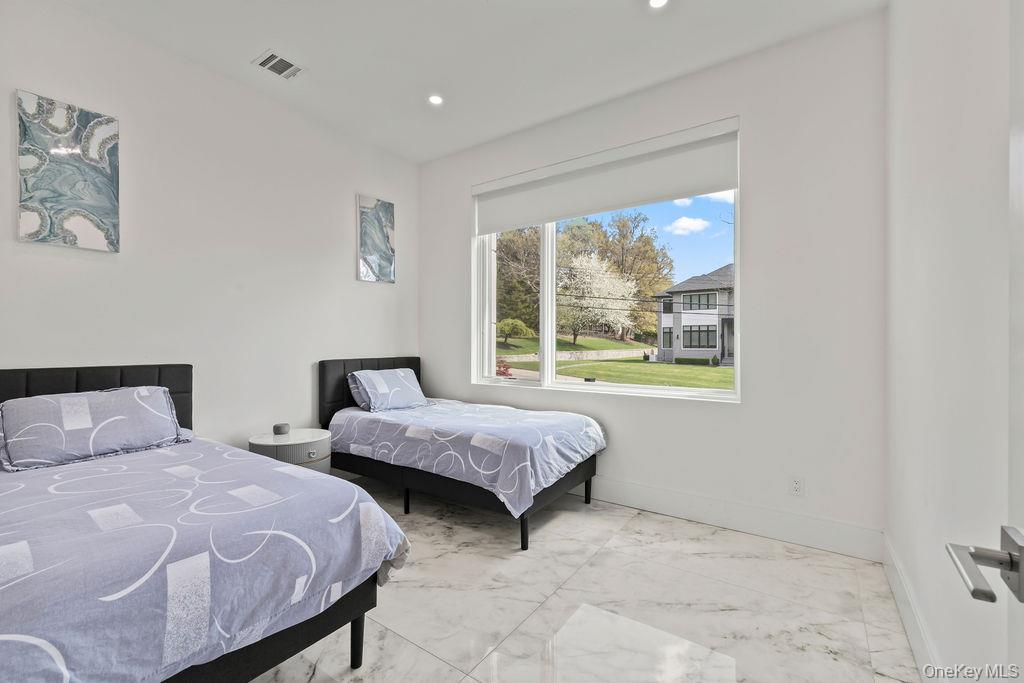 5 Blue Bird Road – For Sale photo 18