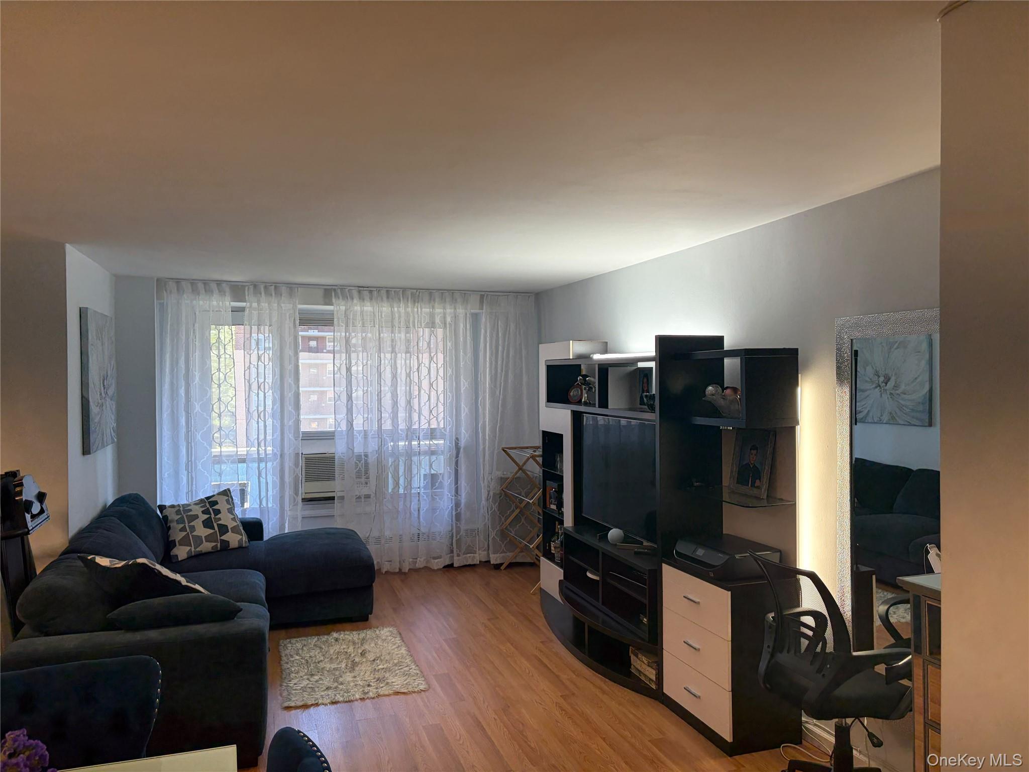 97-10 62nd Drive, Unit 5j photo 3
