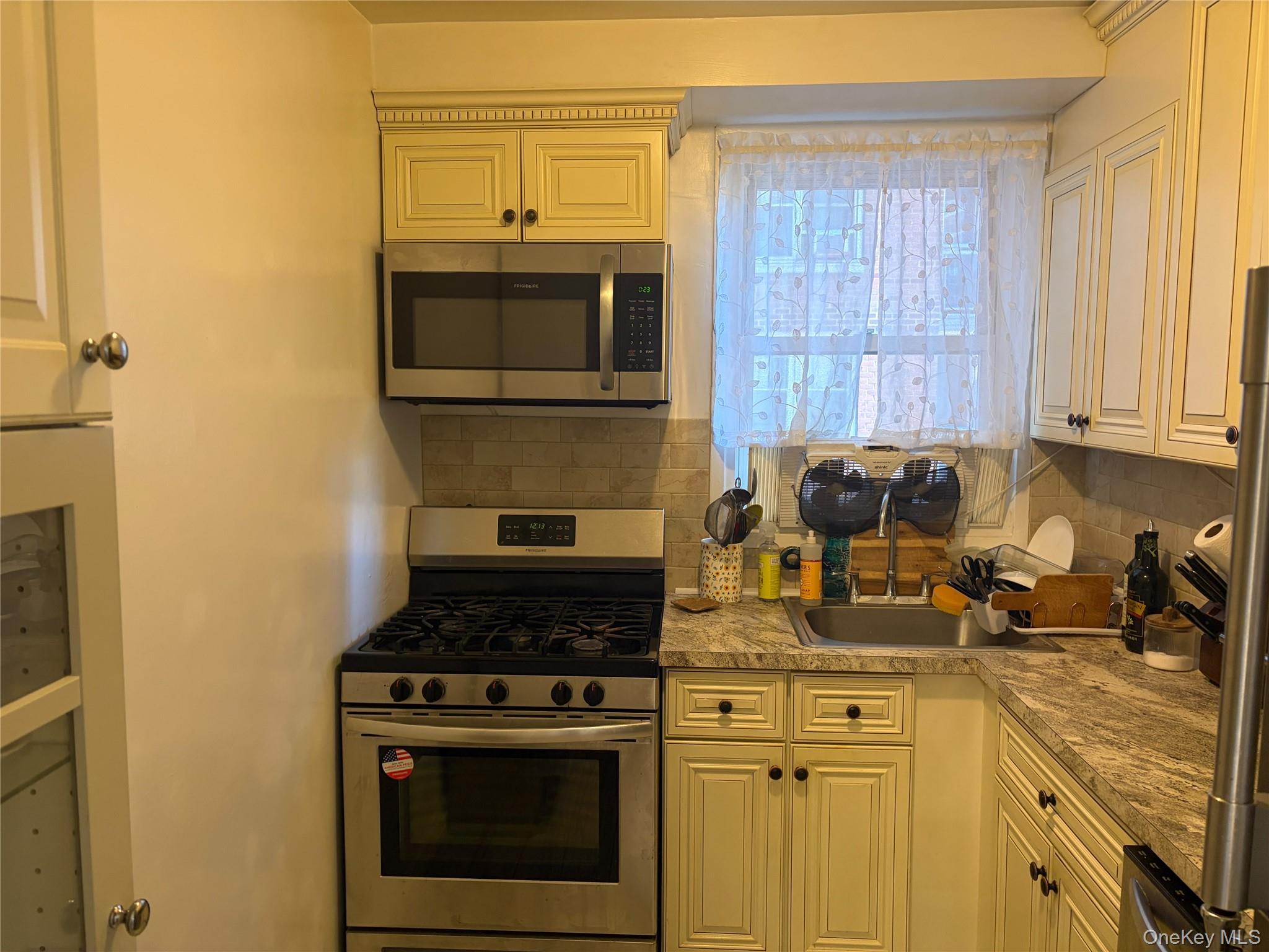 97-10 62nd Drive, Unit 5j photo 10