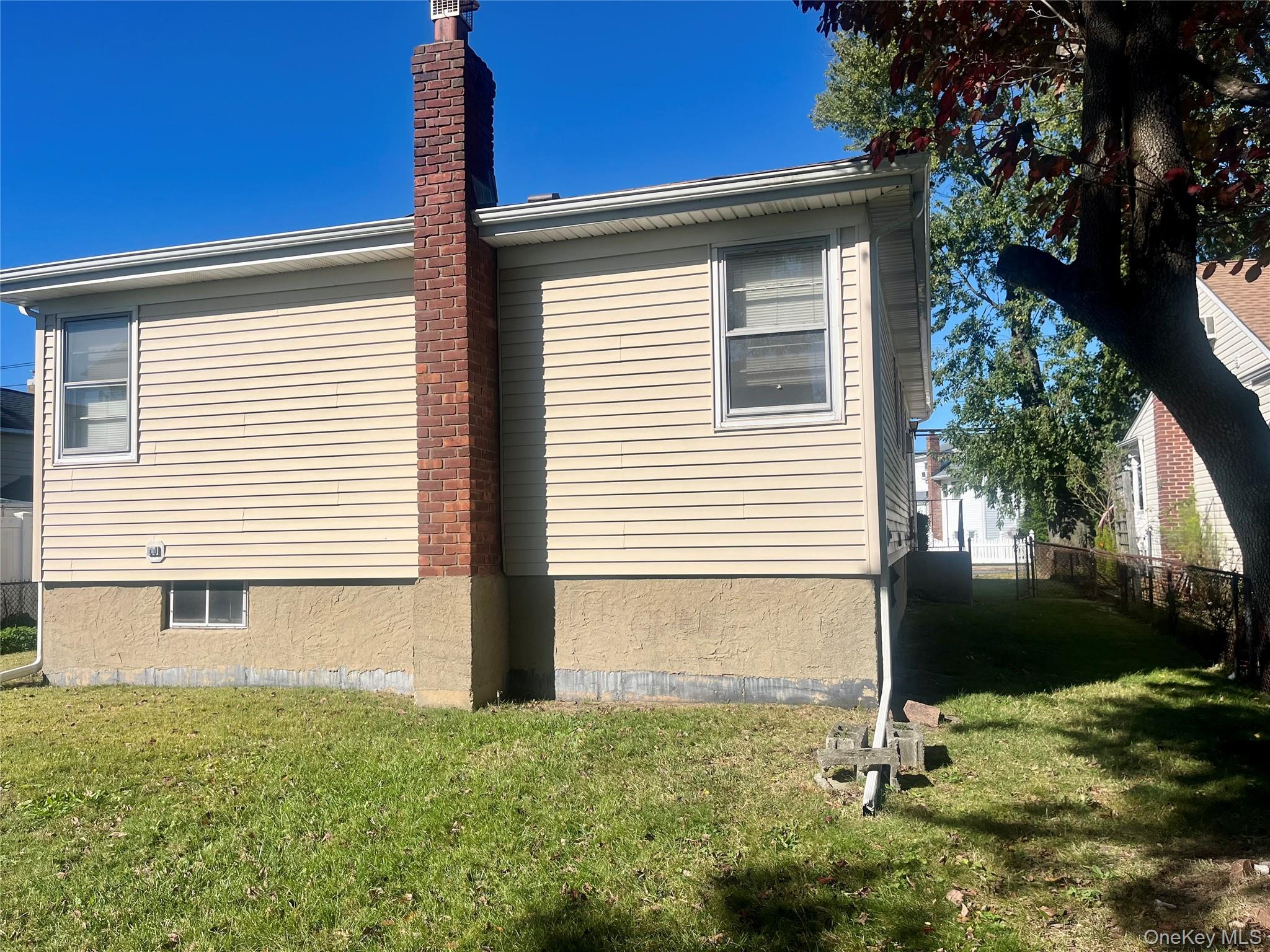 2449 S Seamans Neck Road – For Sale photo 4