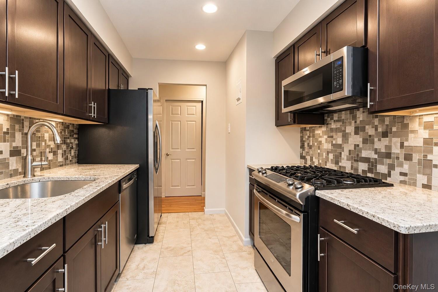 9 Gadsen Place, Unit 1B photo 6