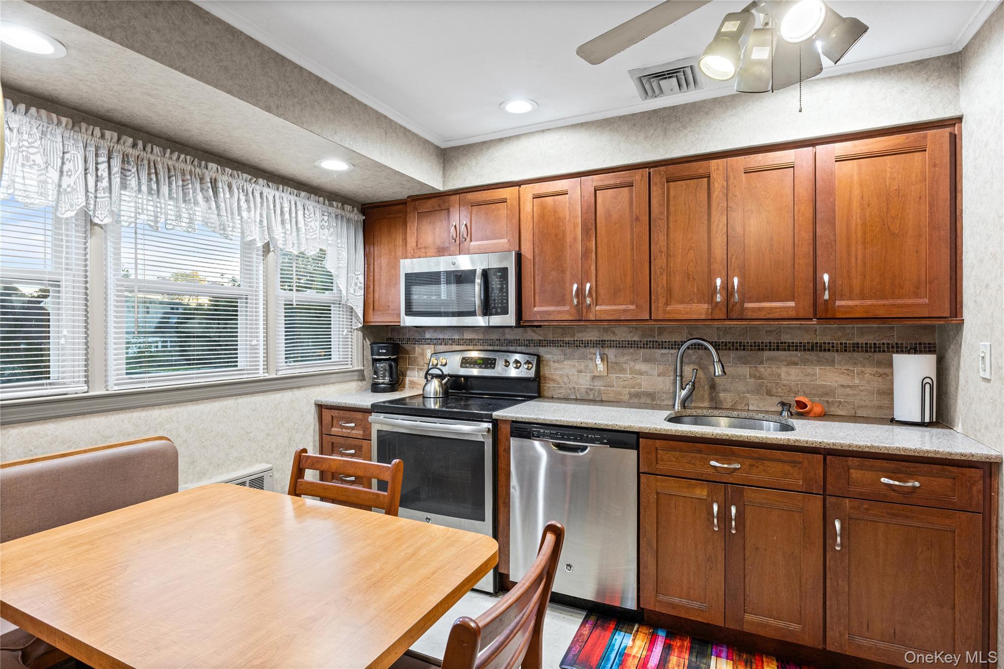 1846 Casper Avenue – For Sale photo 2