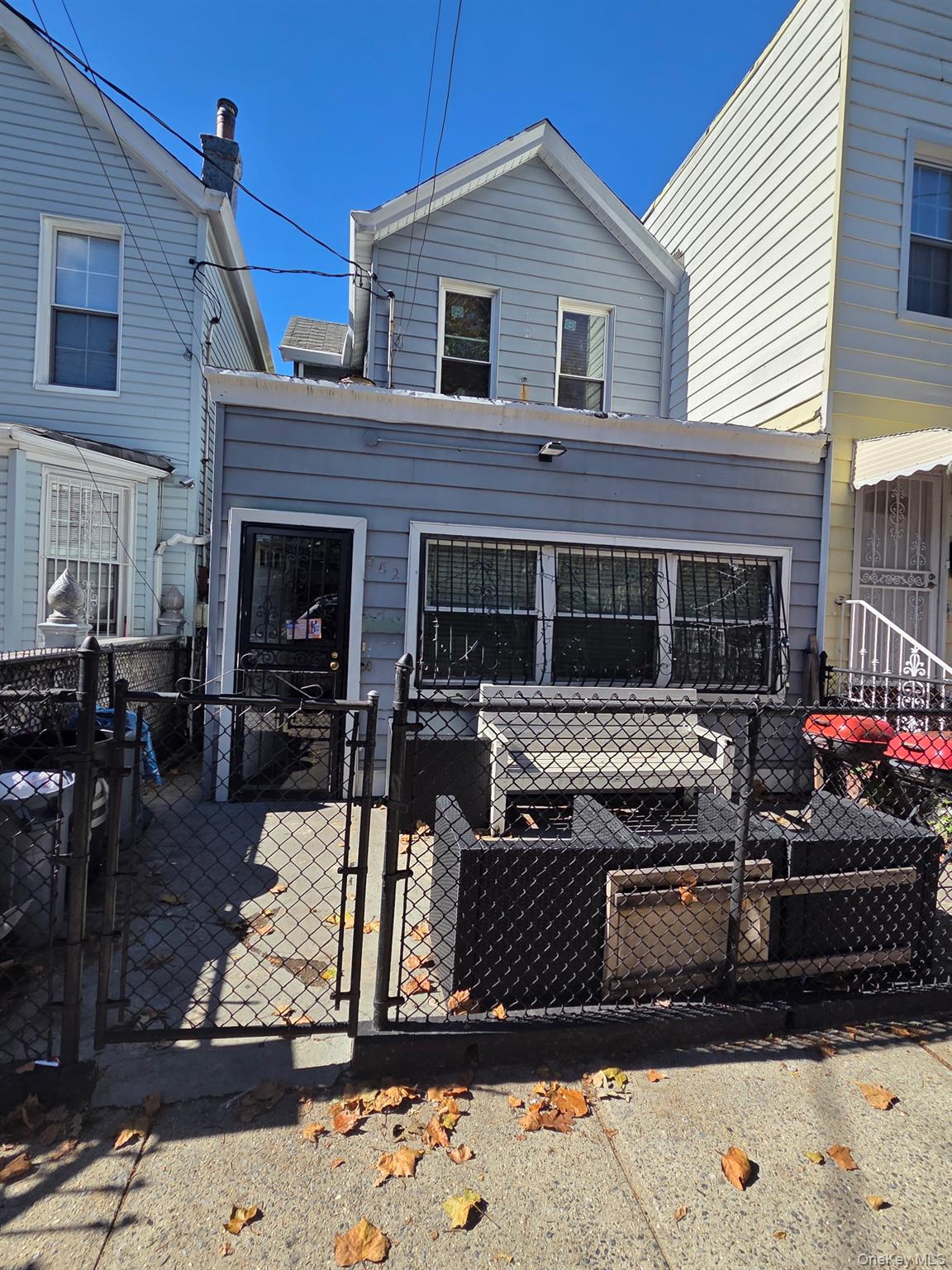 562 Hemlock Street – For Sale