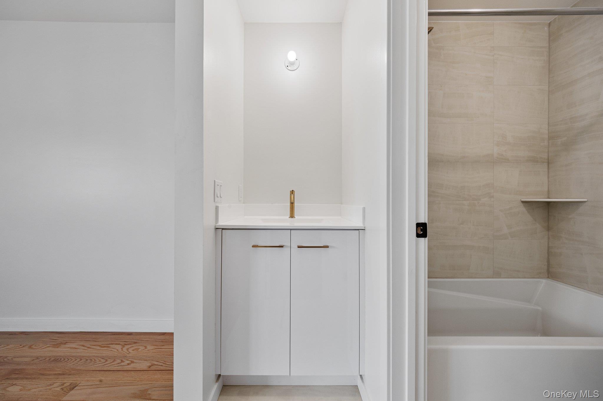 470 W Central Avenue, Unit 205 photo 38