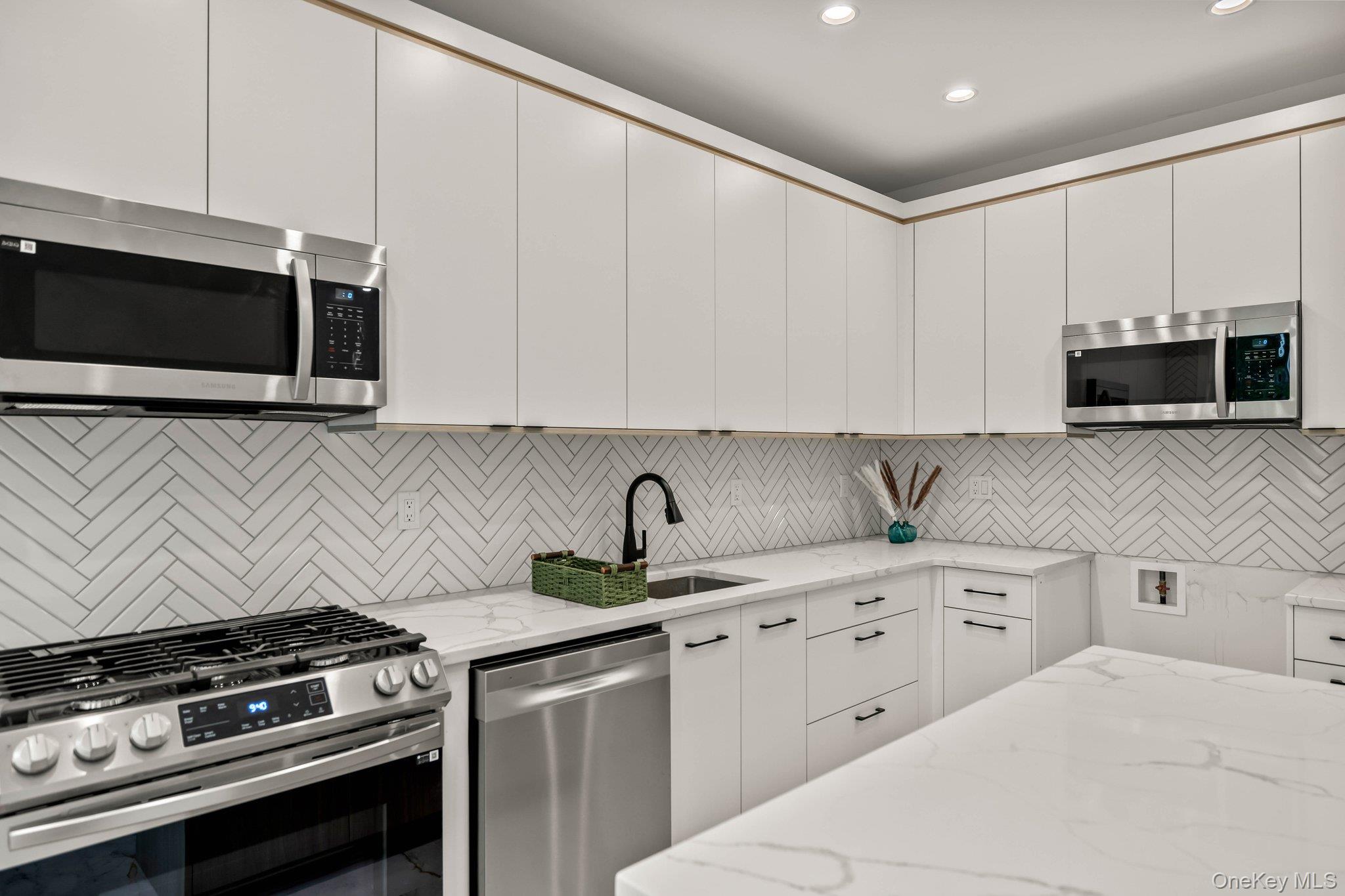 470 W Central Avenue, Unit 205 photo 14