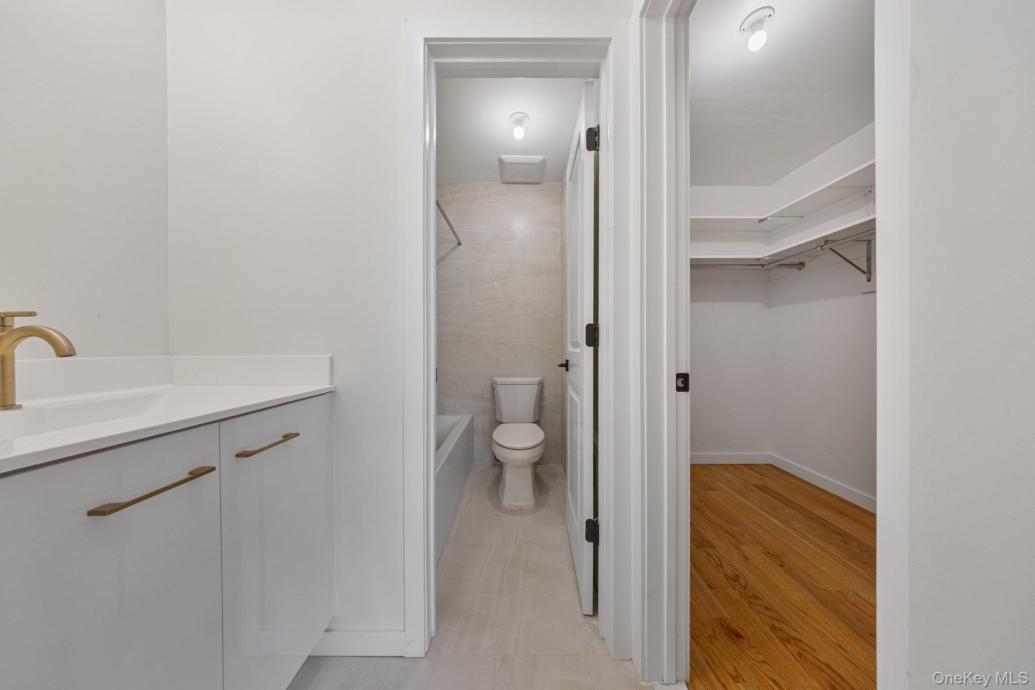 470 W Central Avenue, Unit 205 photo 39