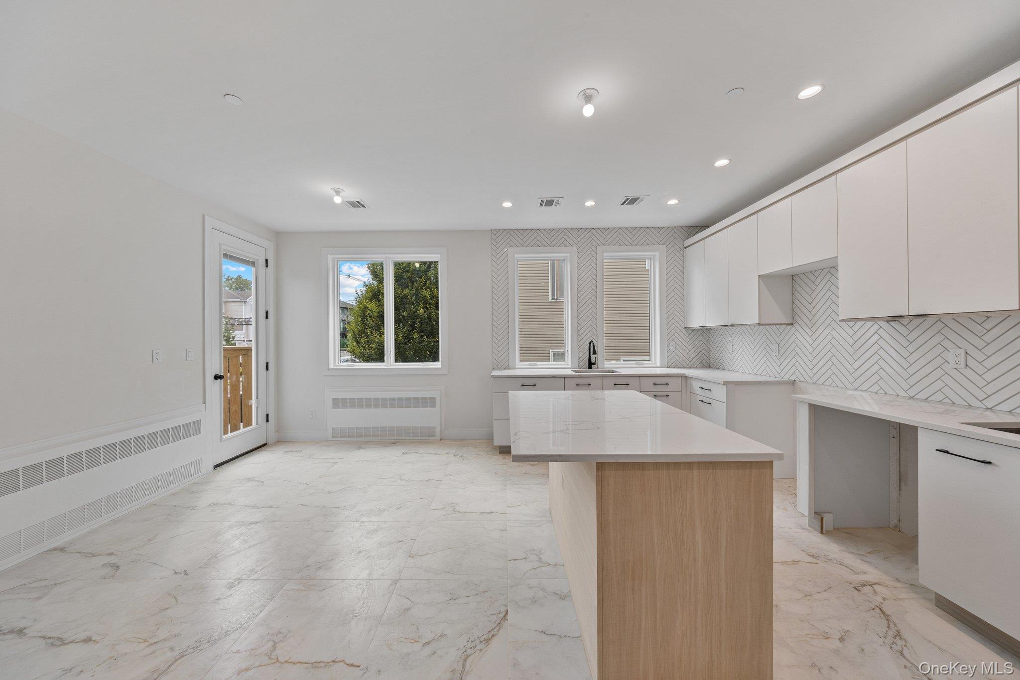 470 W Central Avenue, Unit 205 photo 18