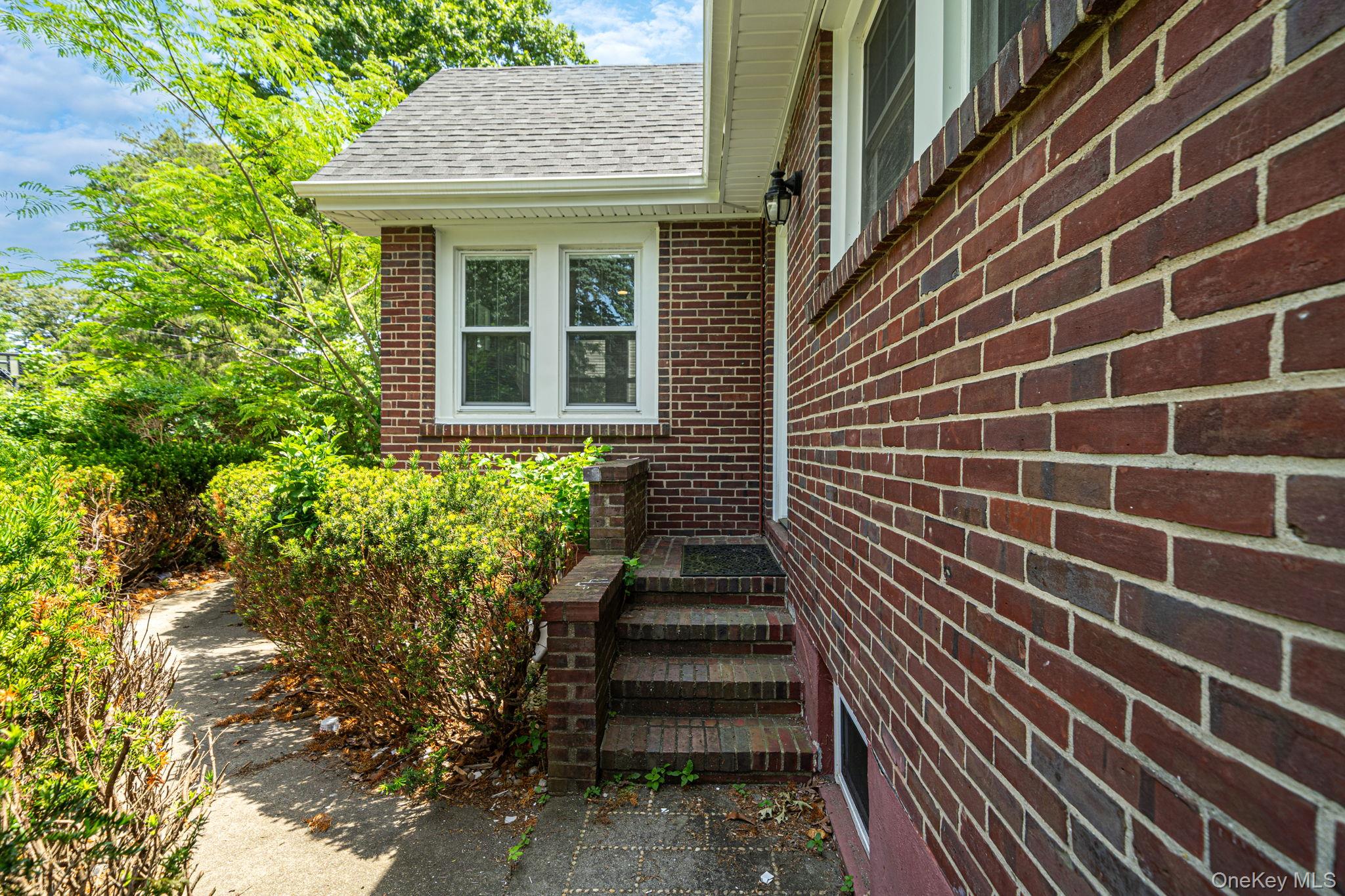 44 Elizabeth Avenue – For Sale photo 3